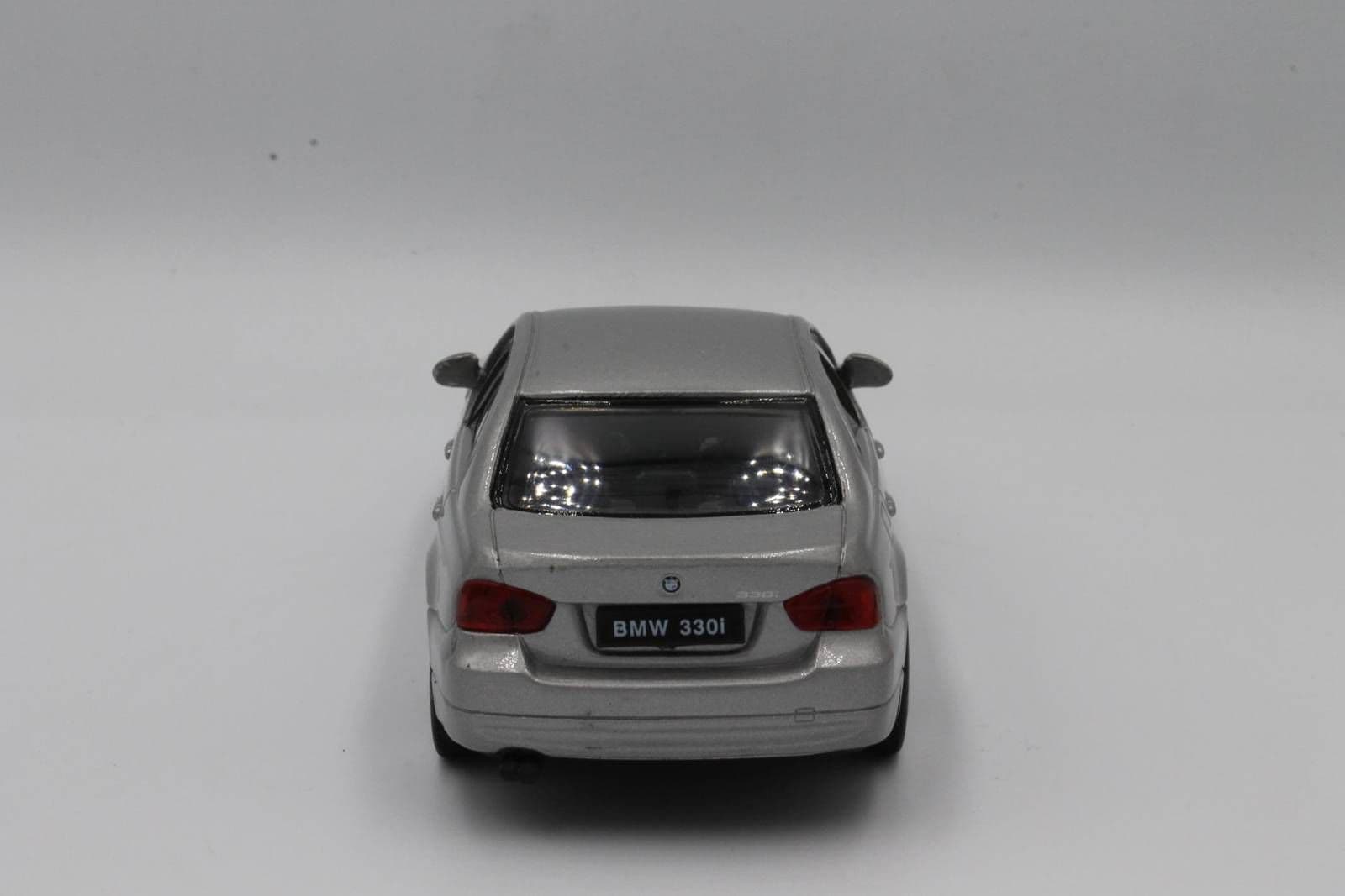 

MODEL METALOWY WELLY AUTO BMW 330i 1:34