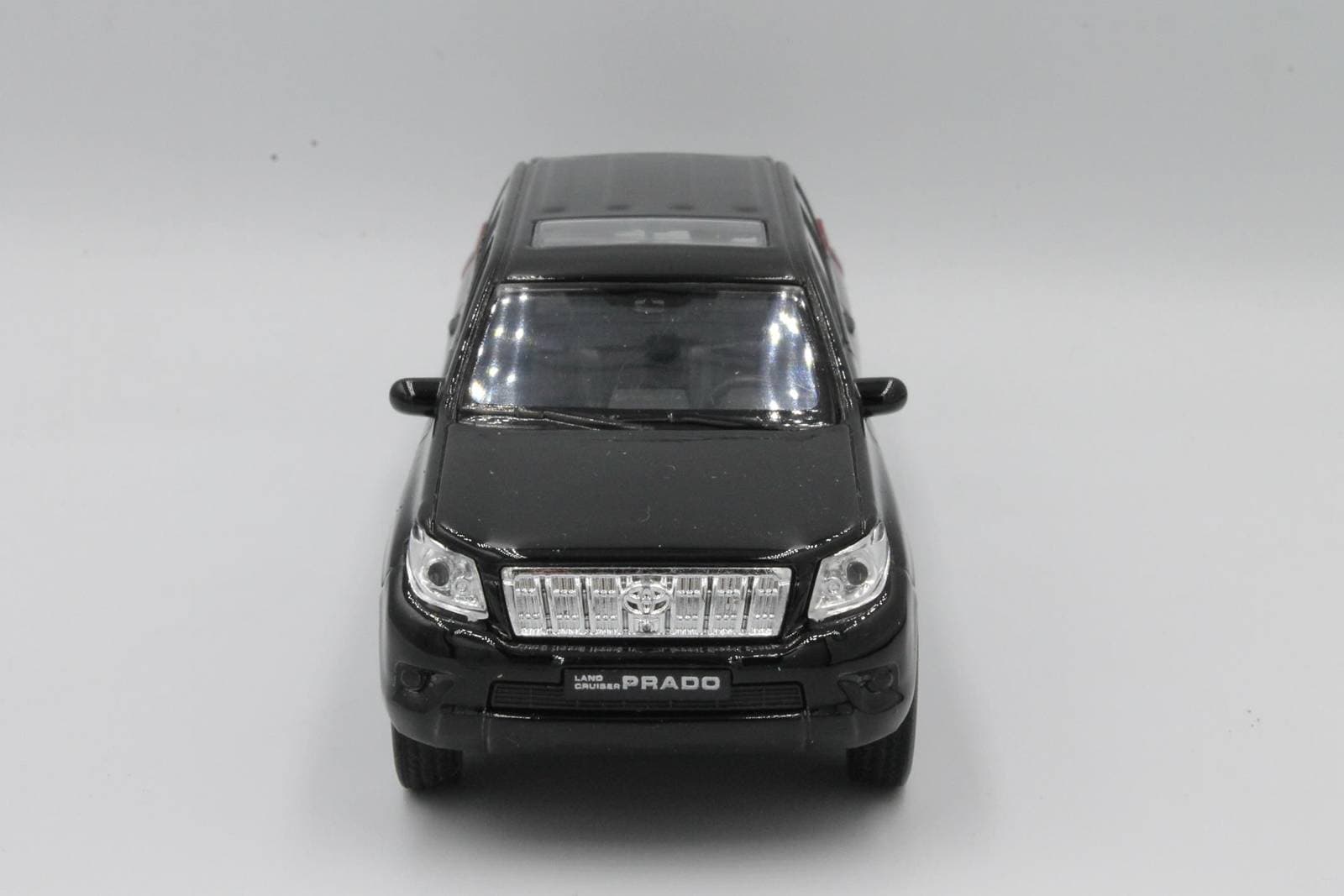 

MODEL METALOWY WELY Toyota Land Cruiser Prado 1:34