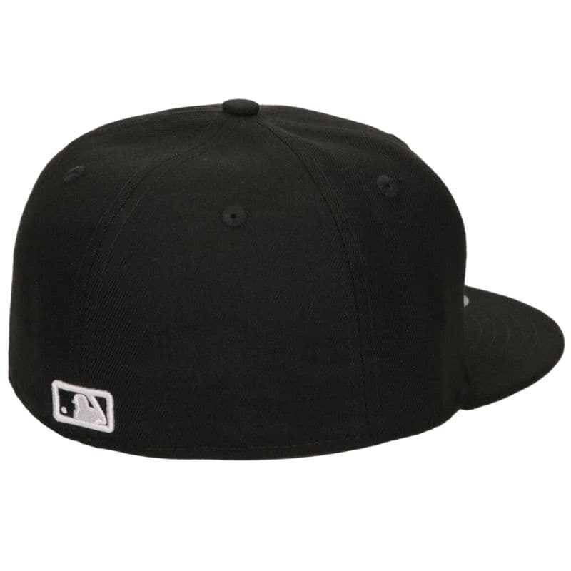 

Czapka z daszkiem New Era New York Yankees MLB Basic Cap 10003436 (kolor Czarny, rozmiar 7 1/4)
