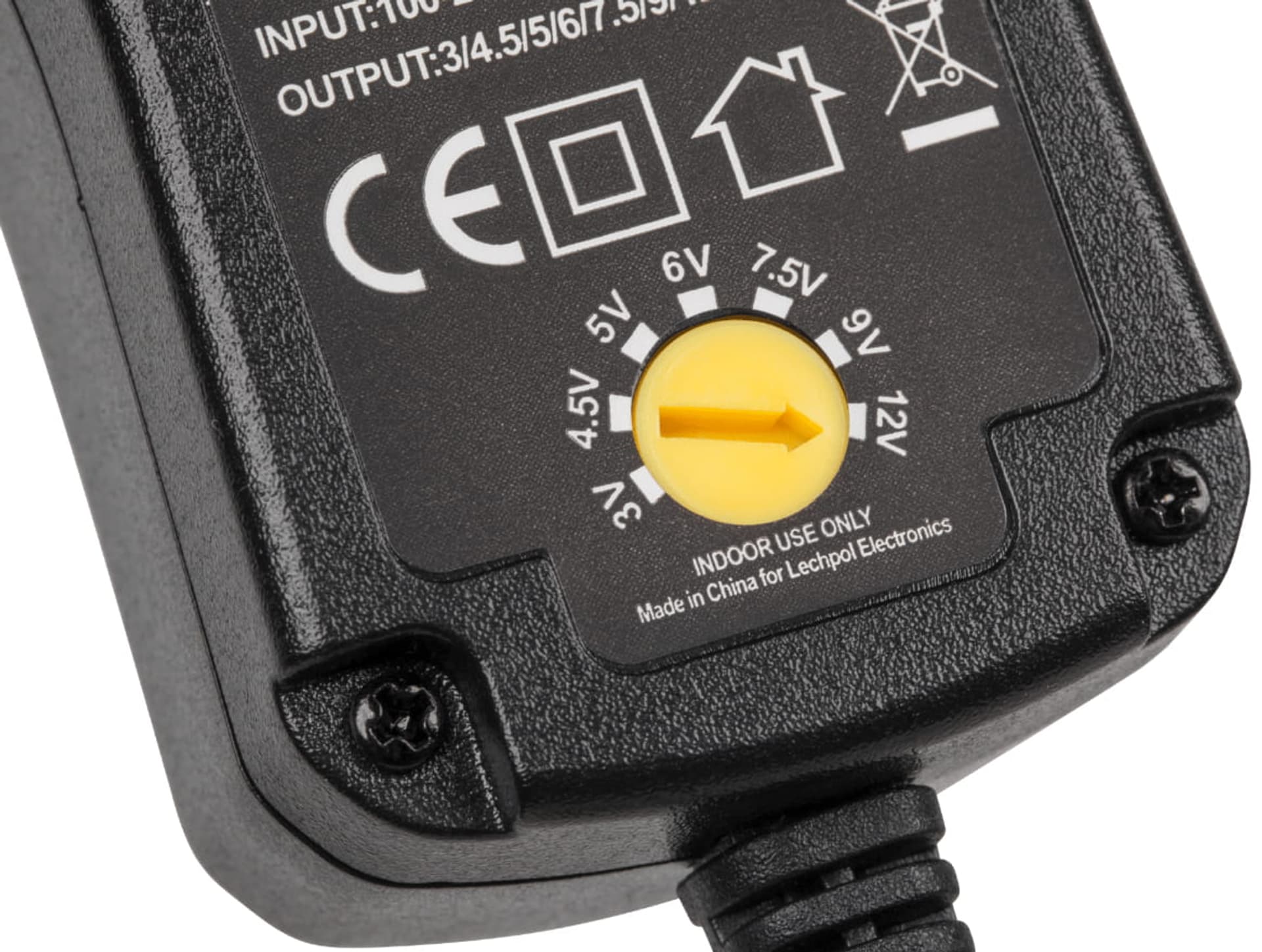 

Zasilacz impulsowy, regulowany 12V 2250mA uniwers.