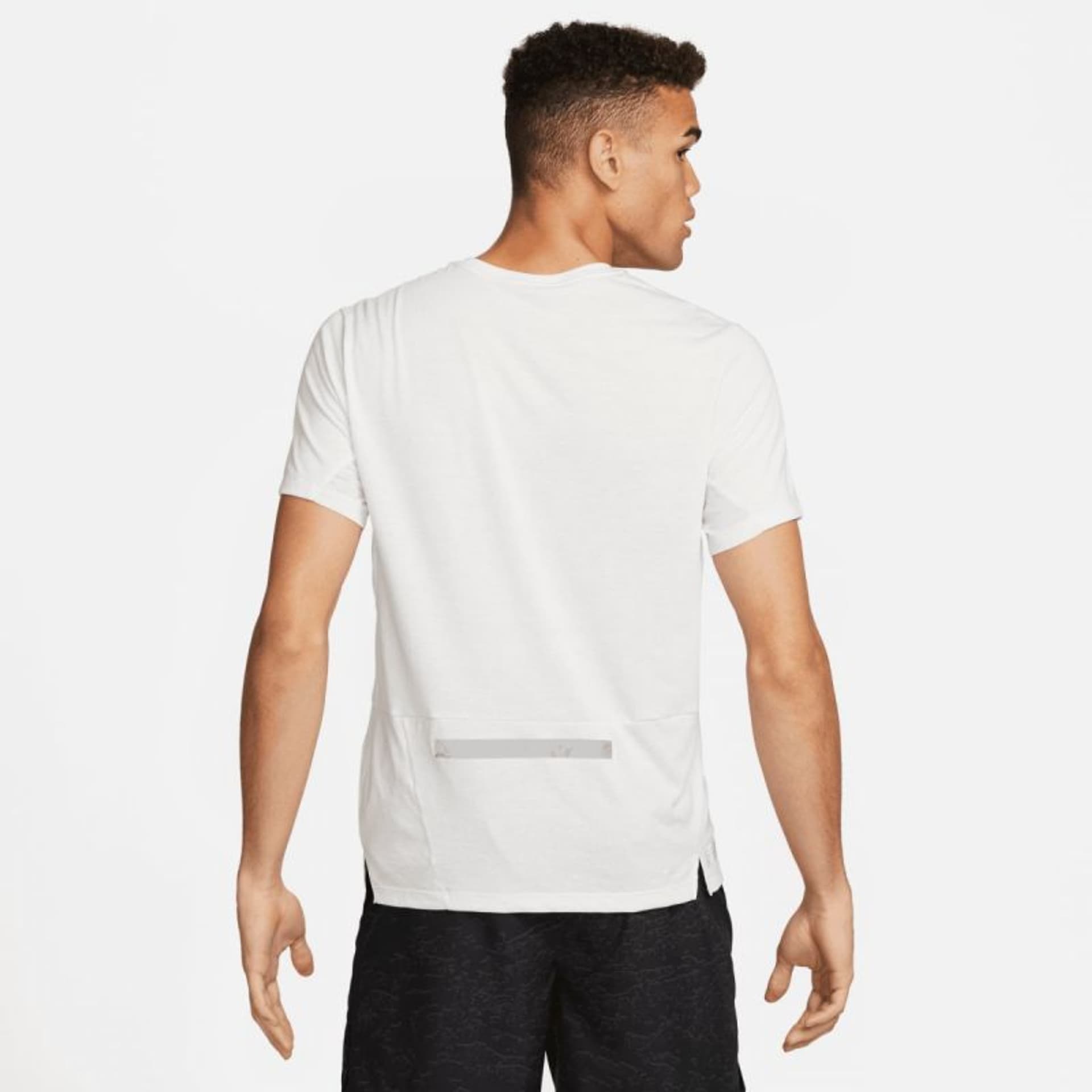 

Koszulka Nike Dri-FIT Run Division Rise 365 M DV9299 (kolor Biały, rozmiar L)