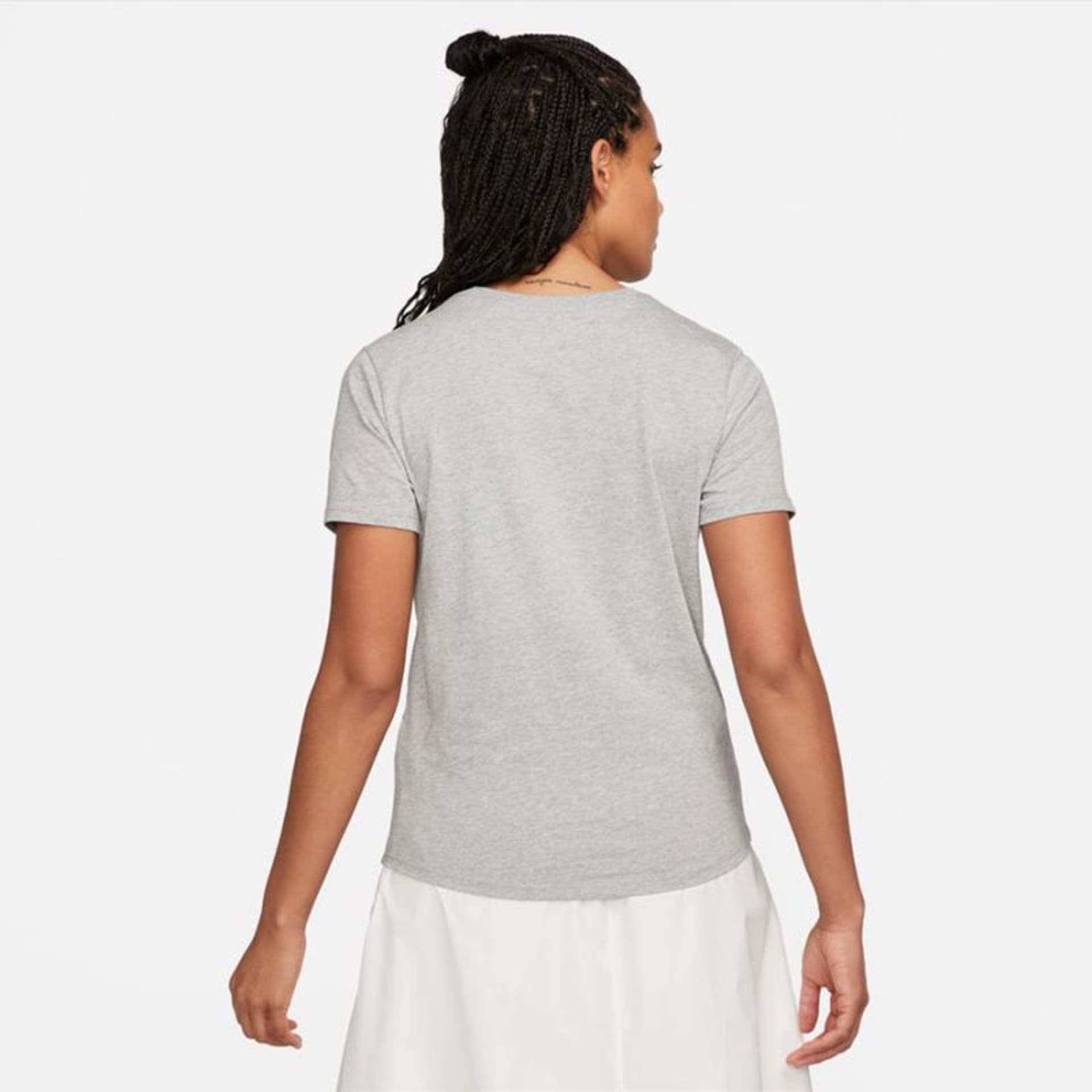 

Koszulka Nike Sportswear W DX7902 (kolor Szary/Srebrny, rozmiar XS)