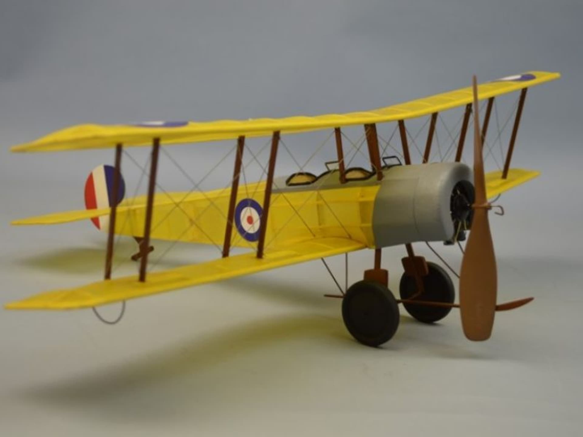 

Samolot - Avro 504 KIT - DUMAS