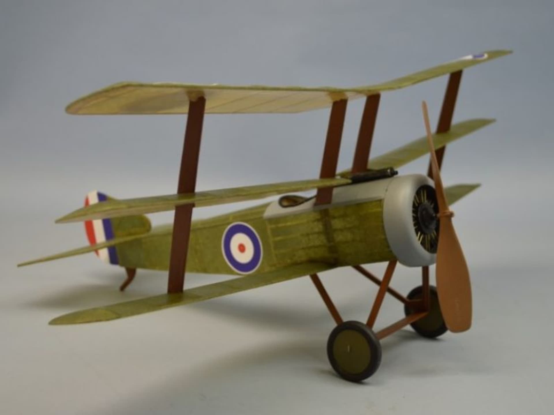 

Samolot - Sopwith Triplane KIT - DUMAS