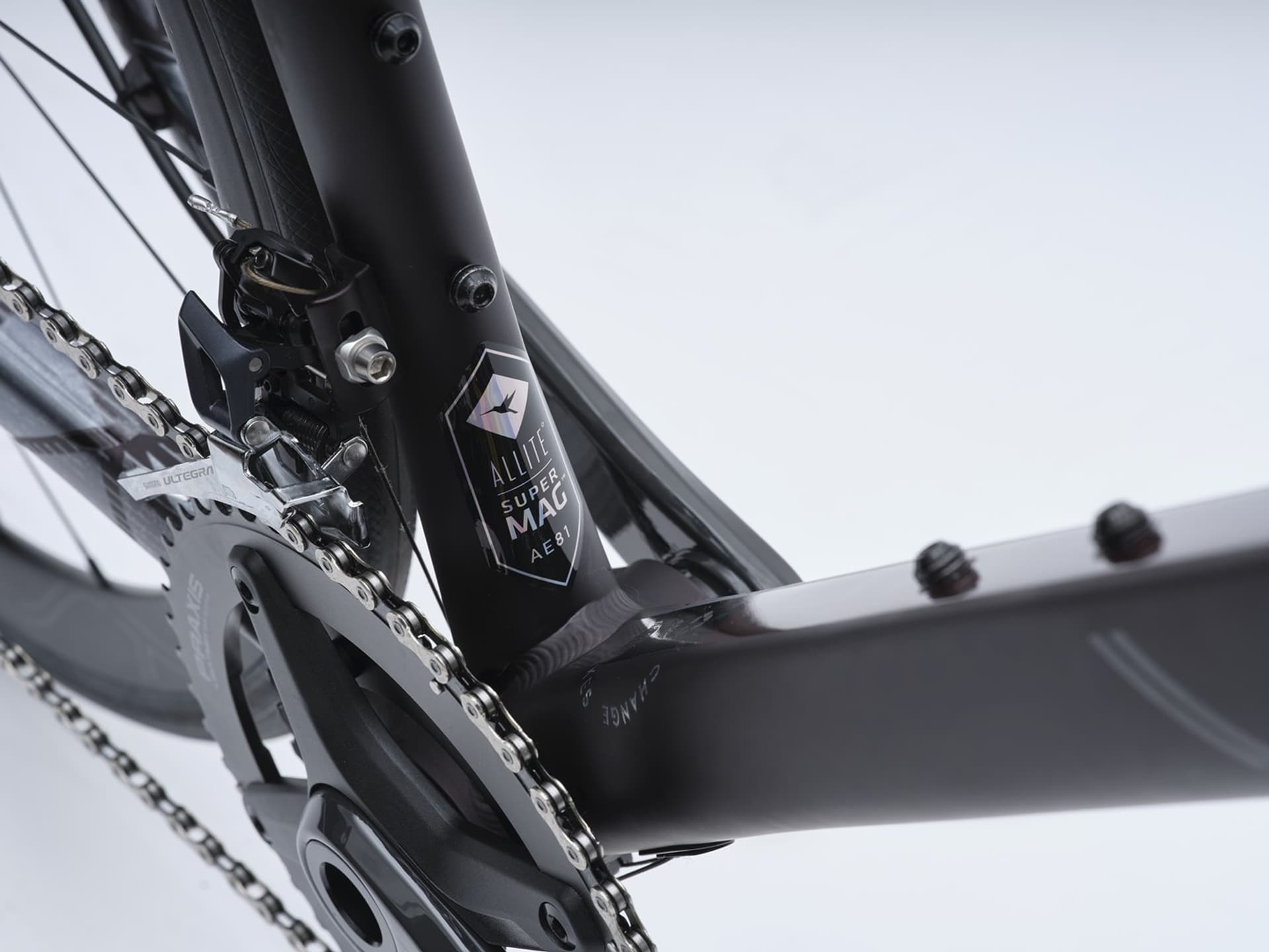 

Rower szosowy VAAST R/1 700C ULTEGRA 58cm XL Black Cherry