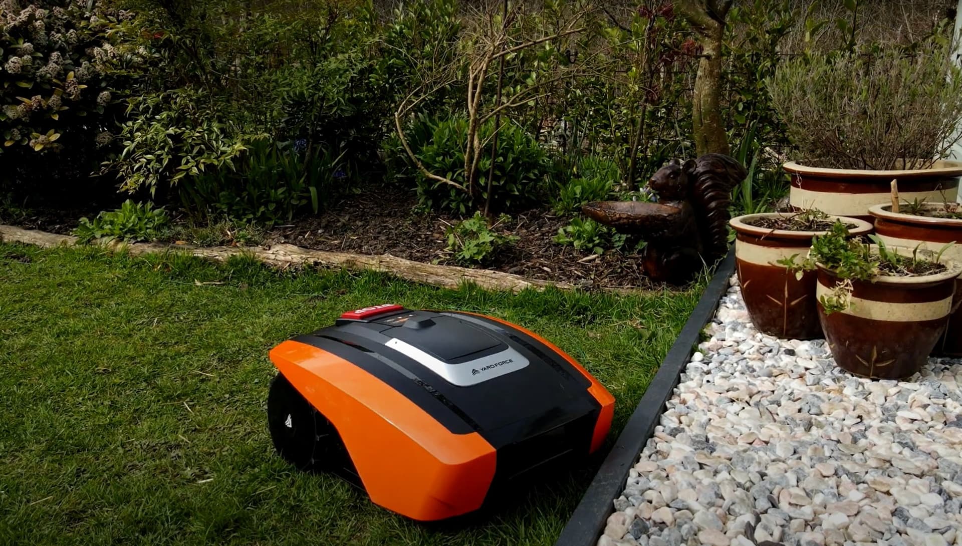 

Robot koszący EASYMOW 260m. YF-RE260 YARD FORCE