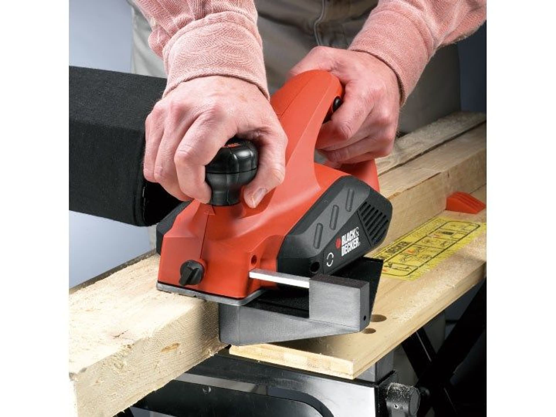 

Strug elektryczny do drewna Black&Decker KW712KA