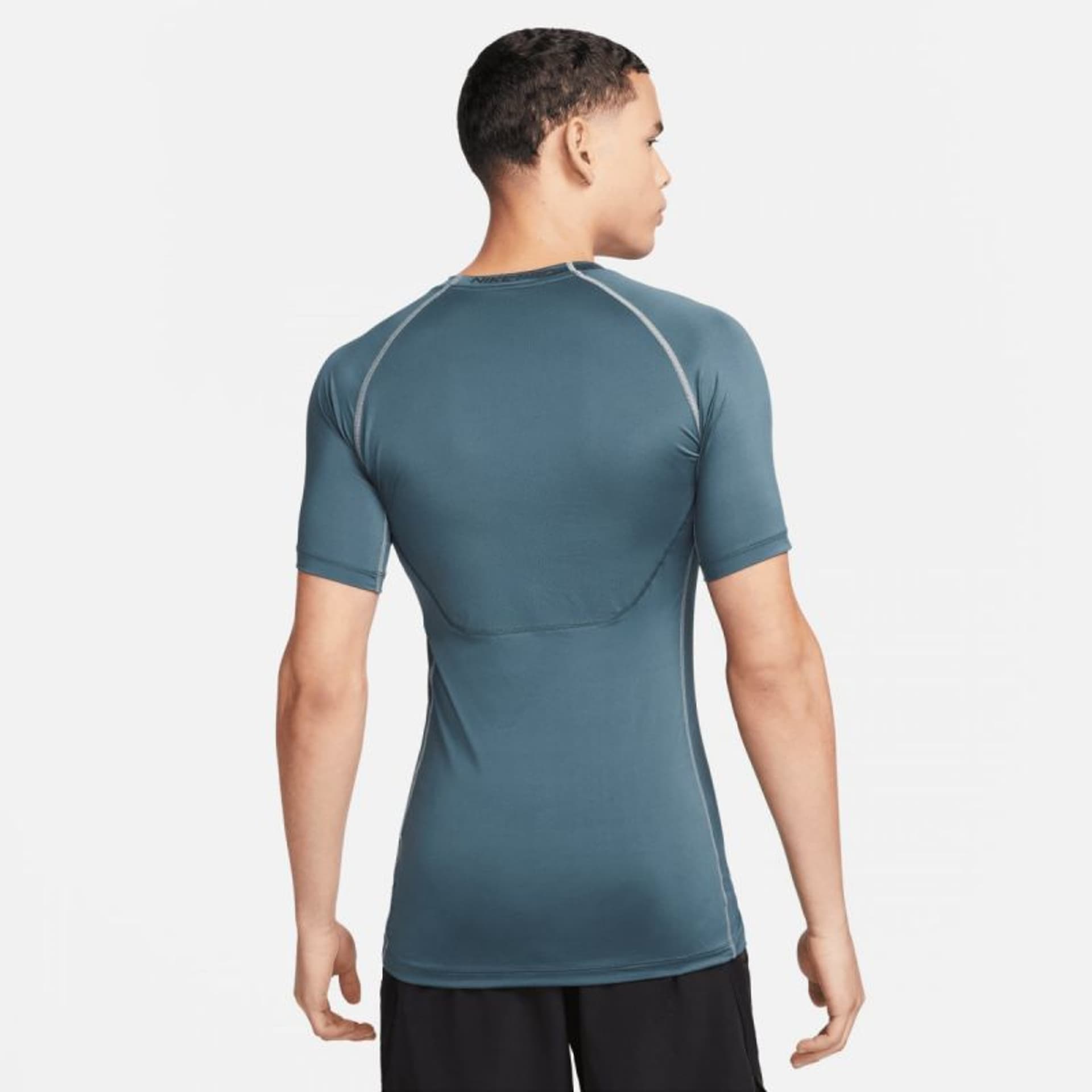 

Koszulka termoaktywna Nike Pro Dri-FIT Top M DD1992 (kolor Niebieski, rozmiar S)