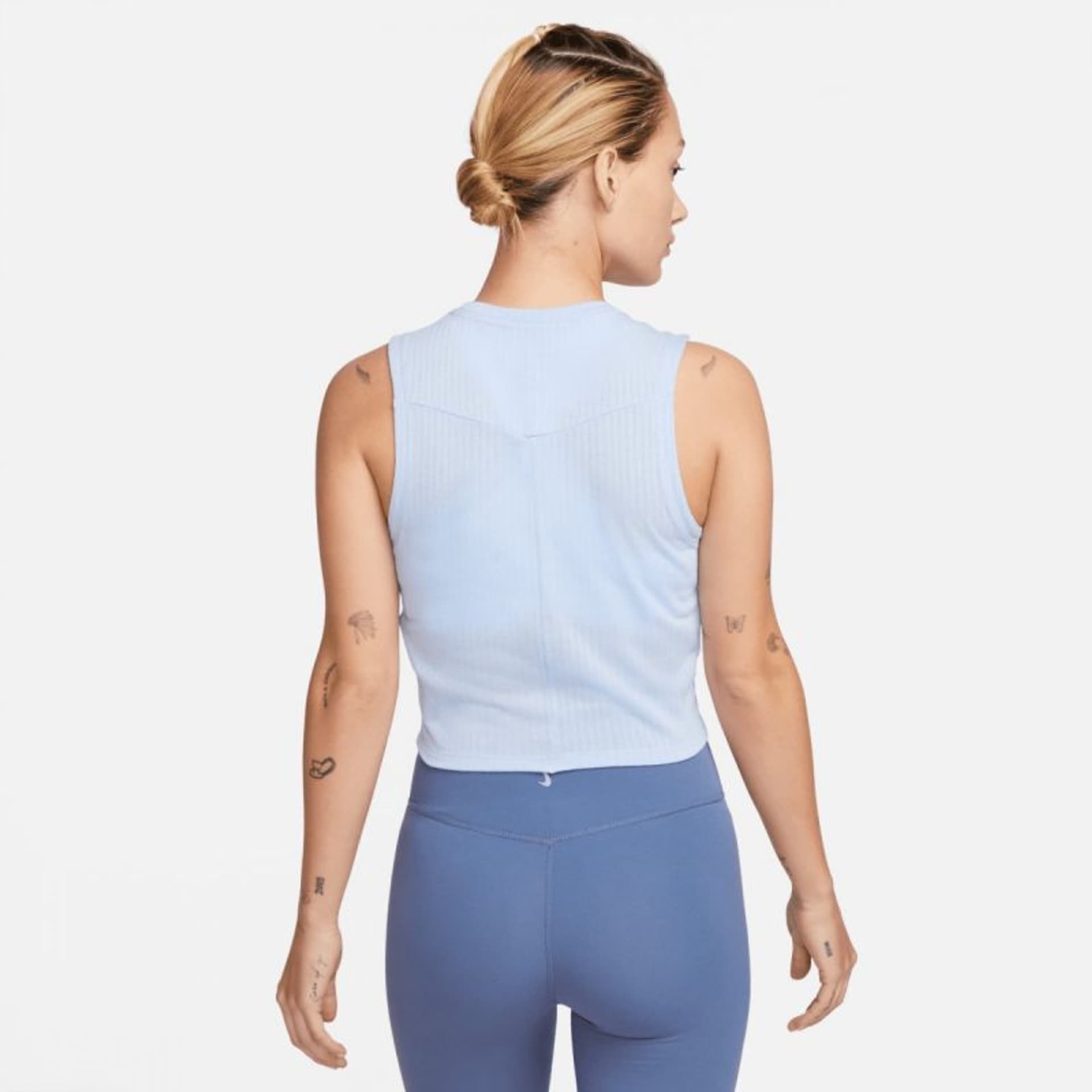 

Koszulka Nike Yoga Dri-FIT W DM7017 (kolor Niebieski, rozmiar M)