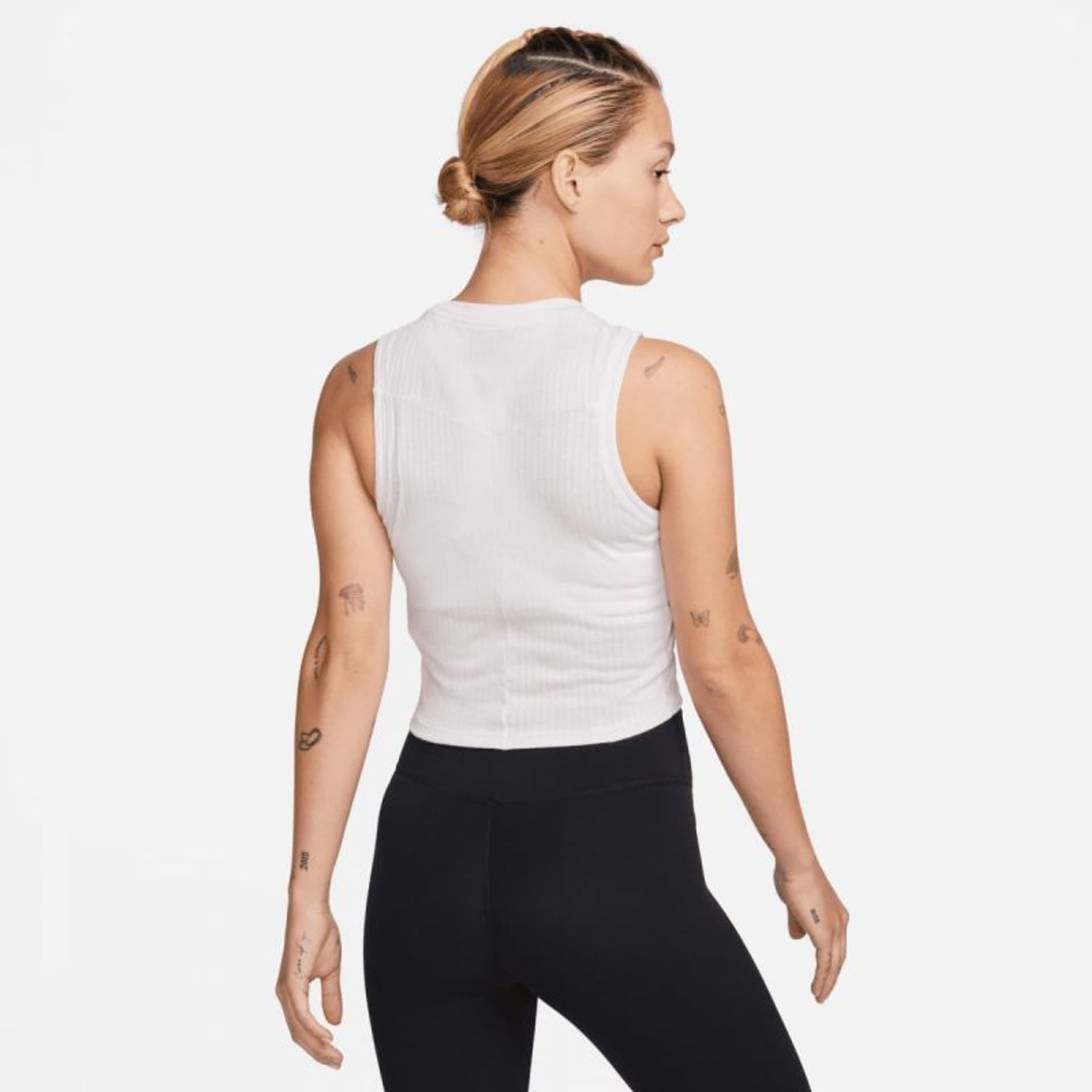 

Koszulka Nike Yoga Dri-FIT W DM7017 (kolor Biały, rozmiar S)