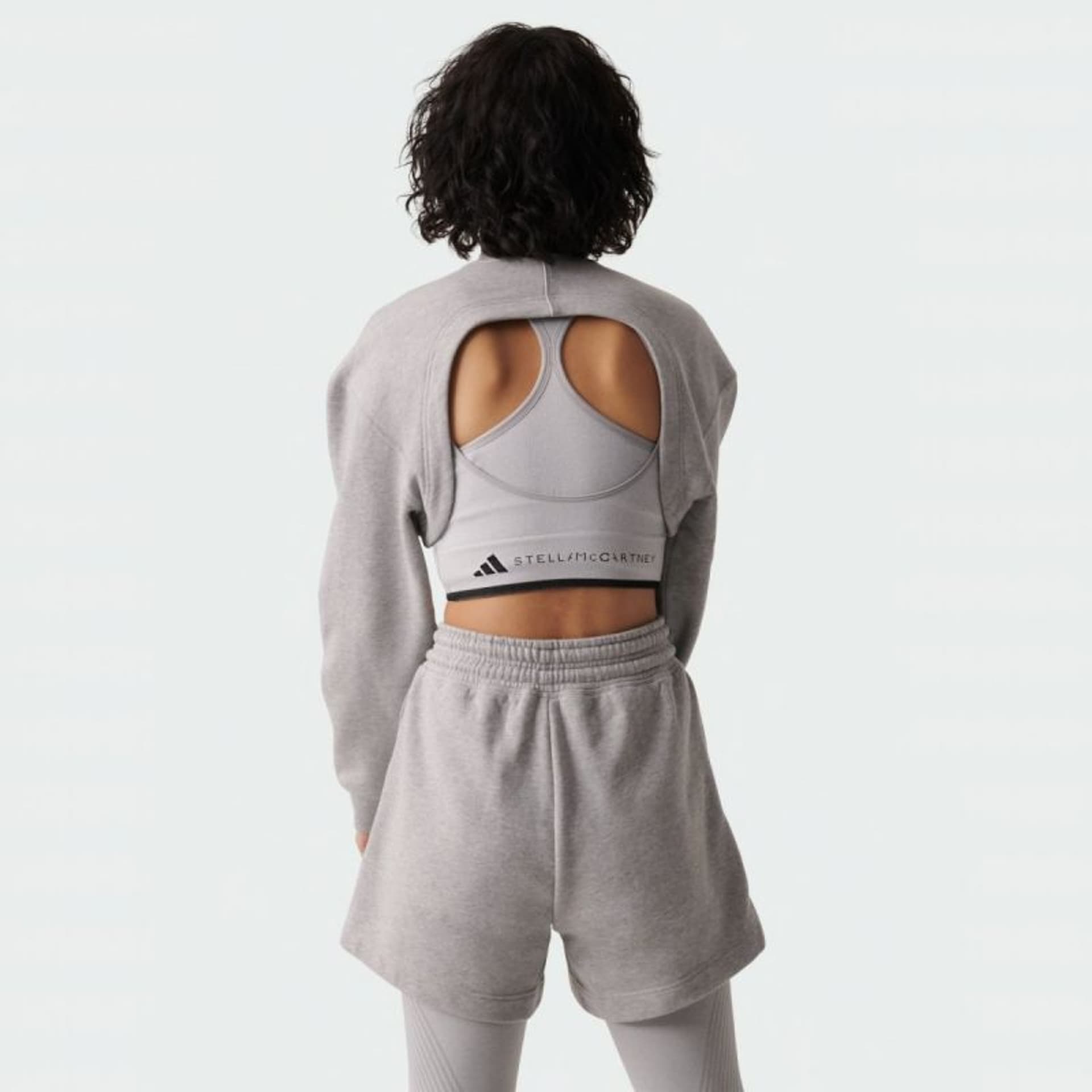 

Spodenki adidas by Stella McCartney Truecasuals Terry Shorts W (kolor Szary/Srebrny, rozmiar S)