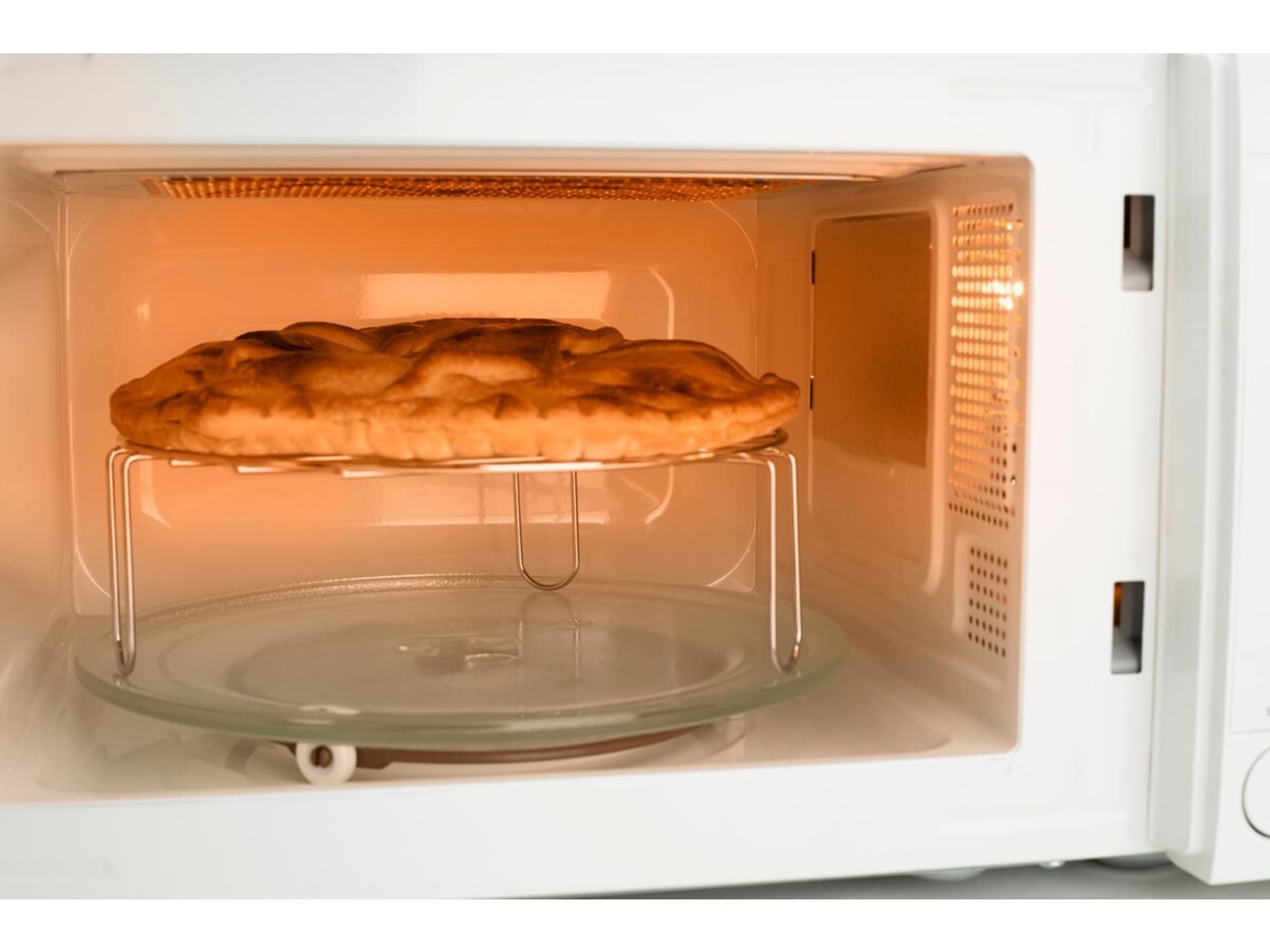 

Kuchenka mikrofalowa z grillem Black+Decker BXMZ701E (700W)