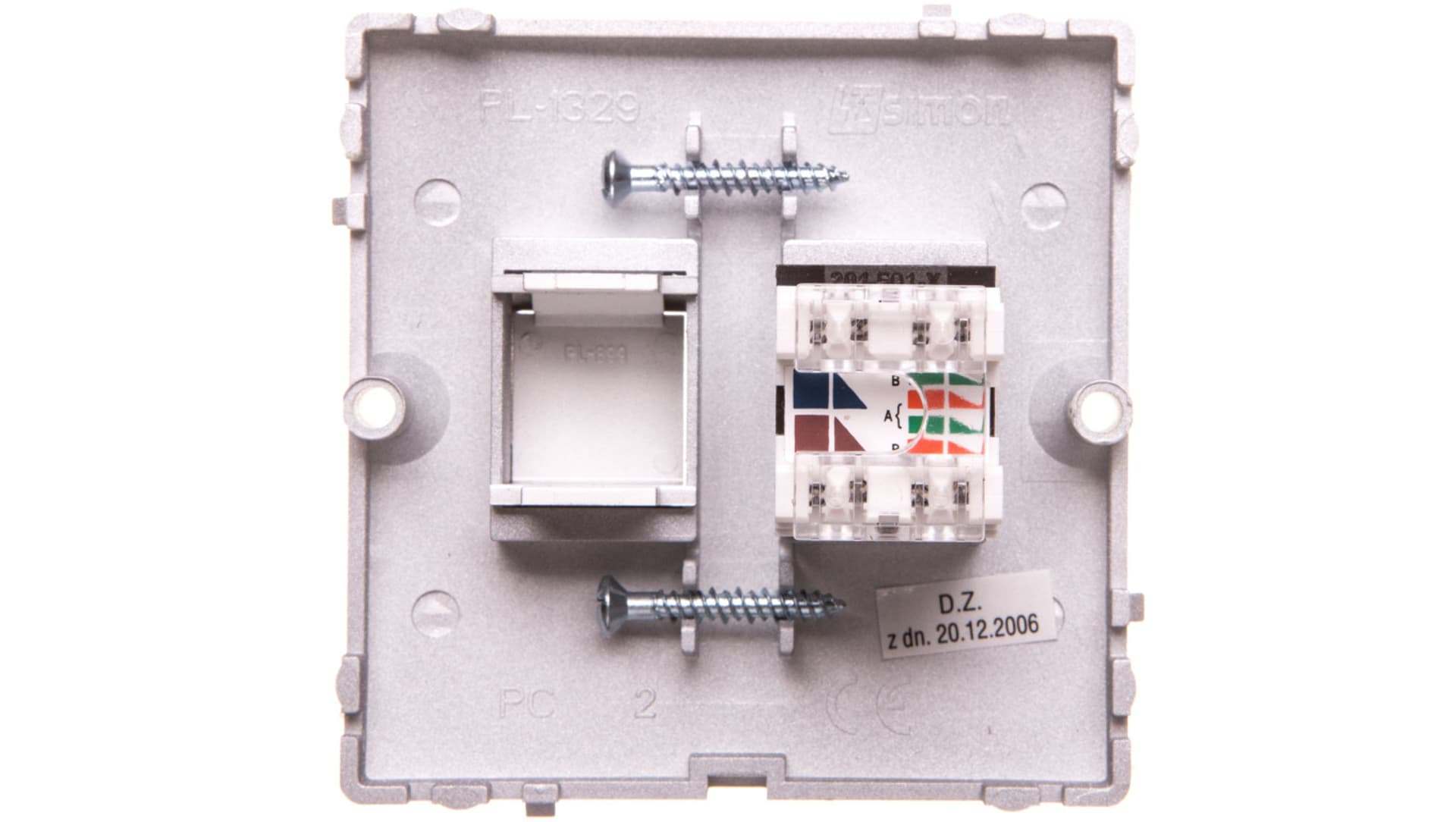 

Simon Basic Gniazdo komputerowe pojedyncze RJ45 kat. 5e srebrny mat BMF51.02/43