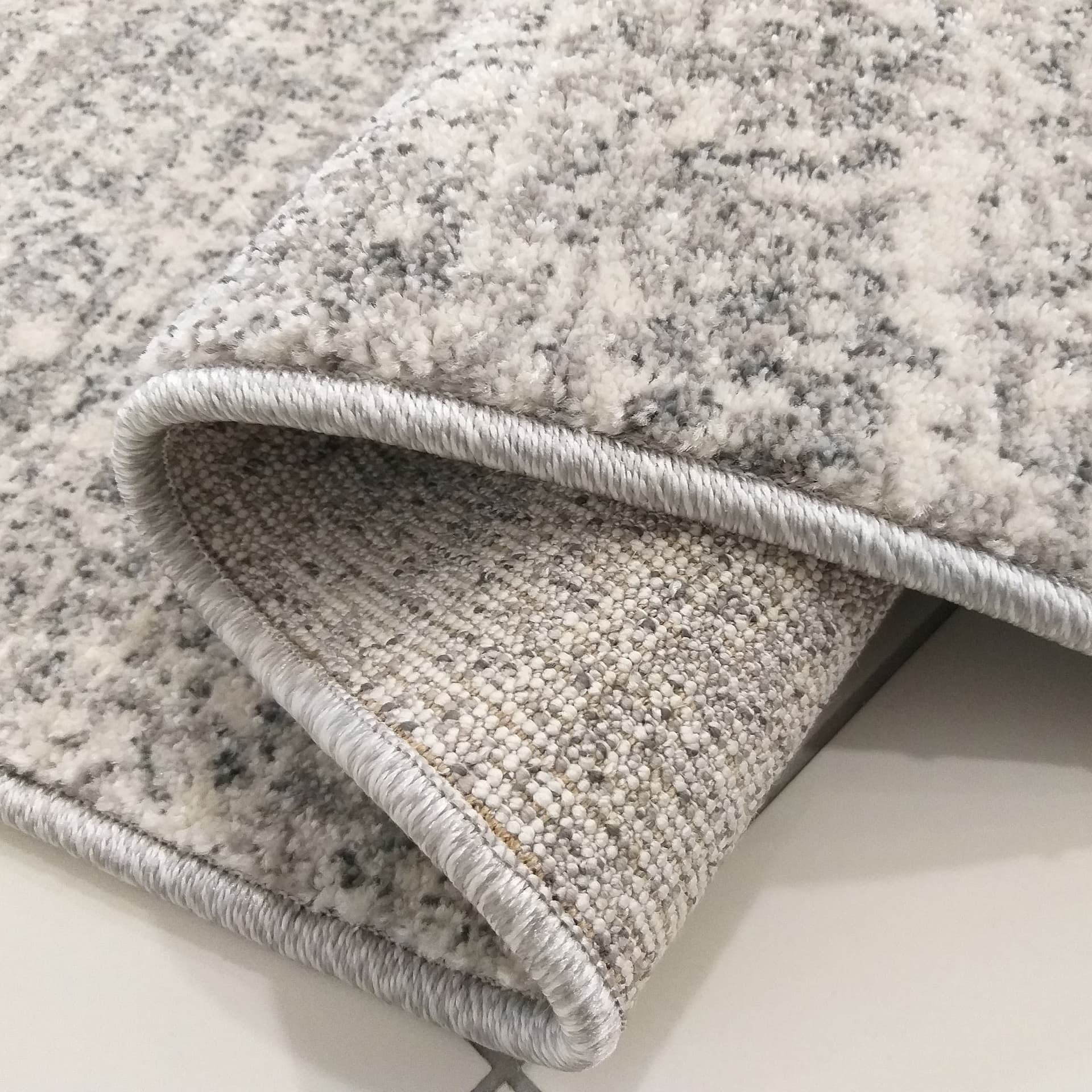 

Chodnik dywanowy VISTA 06 - szary - szerokość od 60 cm do 120 cm 90 cm