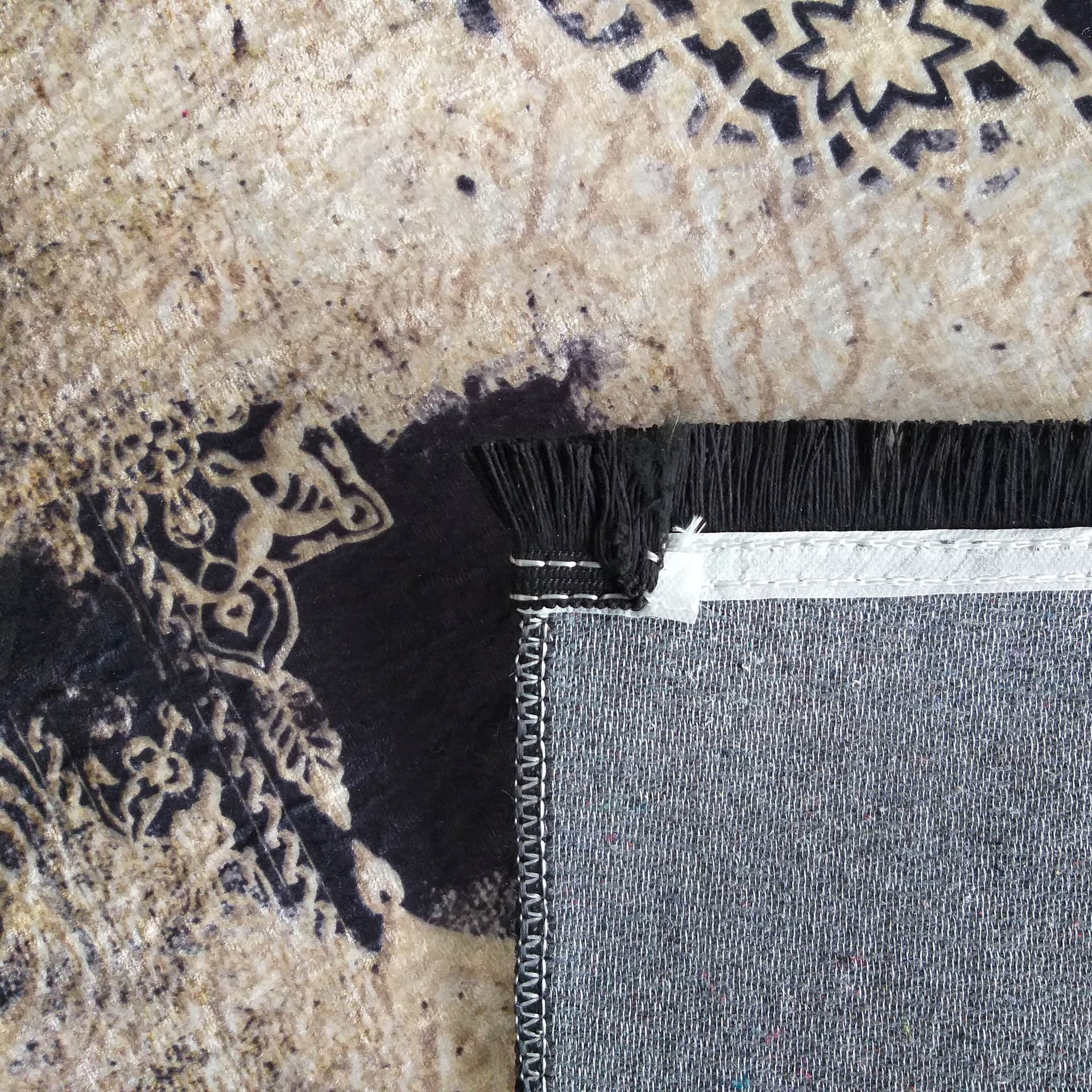 

Dywan BLACK and GOLD 07 czarny 80 x 150 cm