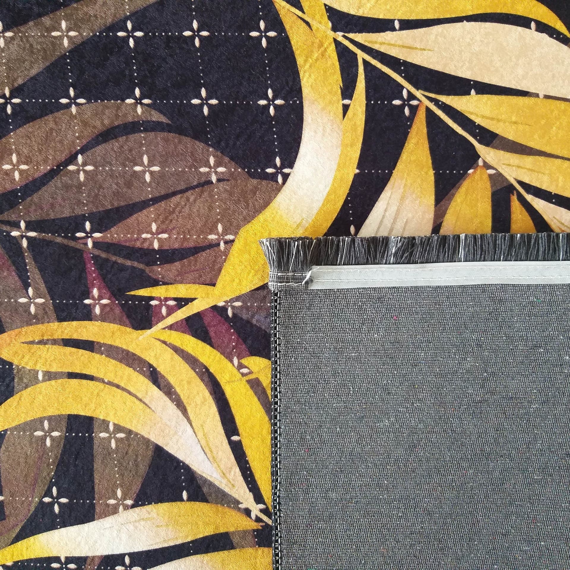 

Dywan BLACK and GOLD 08 czarny 120 x 180 cm