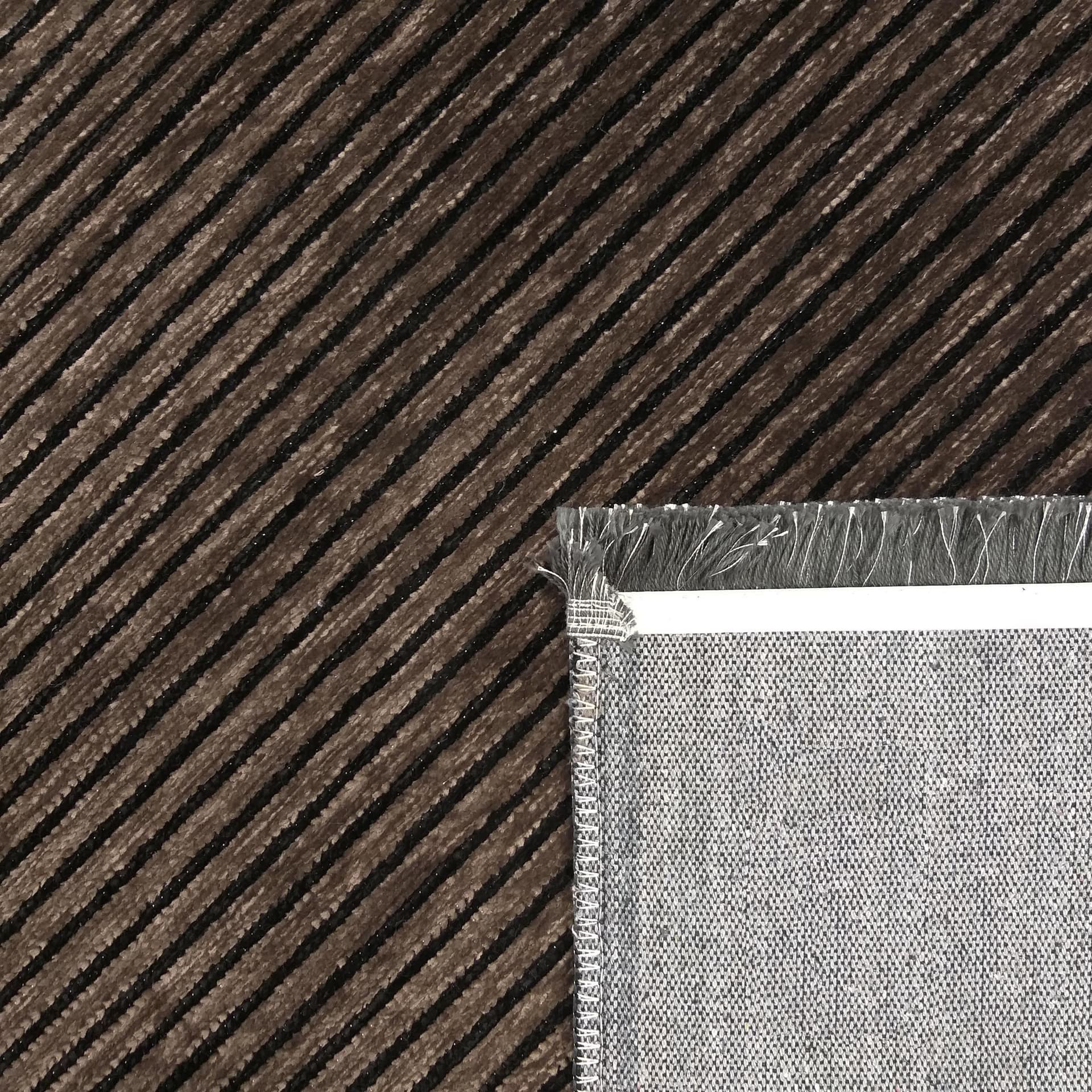 

Dywan DIAMOND 01 BROWN brązowy 200 x 290 cm