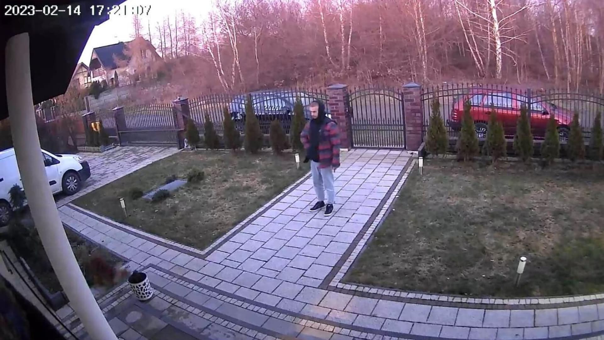 

Kamera IP Orllo E7 SIM solarna zewnętrzna bezprzewodowa obrotowa 2MP
