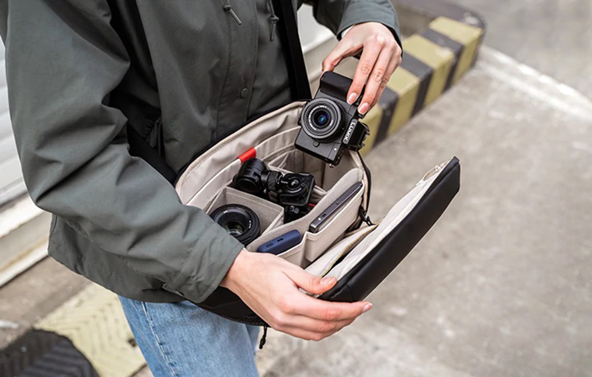 

Torba fotograficzna na ramię PGYTECH OneGo 6L (ciemnoniebieska)