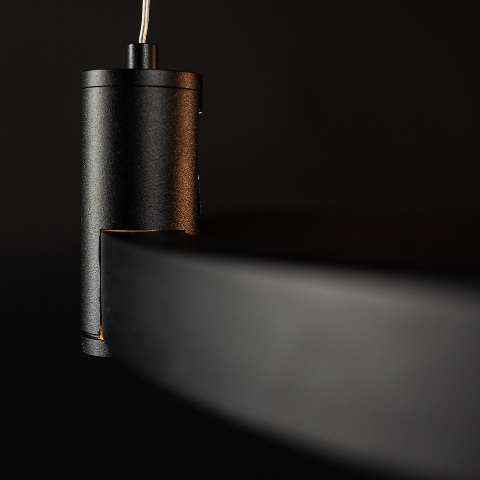 

Ledowa lampa wisząca Diamante No.2 CO1 60 cm czarna Altavola Design (Barwa światła delikatnie ciepła, Kierunek padania światła na dół, Kolor Czarny, Możliwość ściemniania nie)