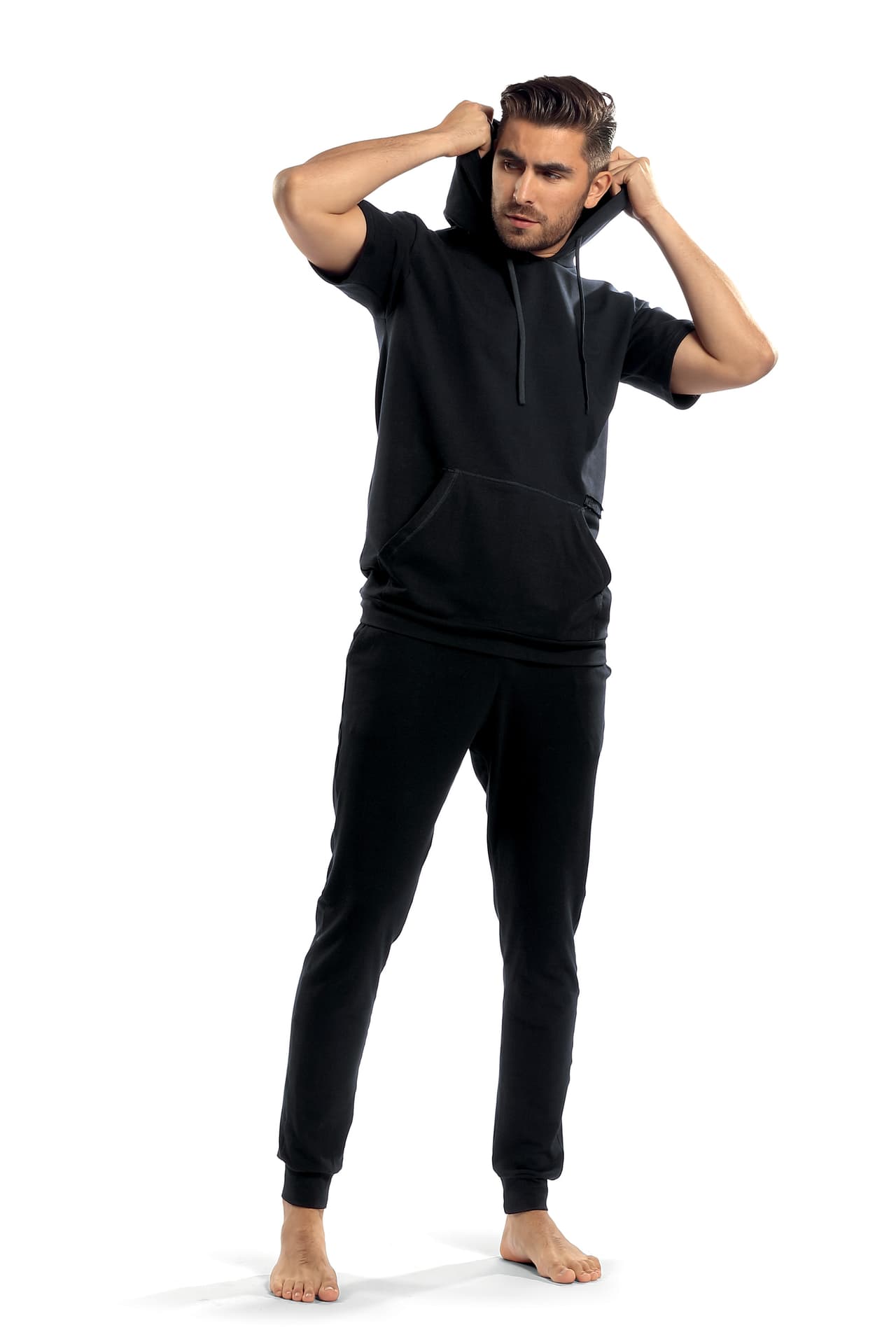

Bluza krótki rękaw z kapturem F5545 Czarny (Rozmiar M)