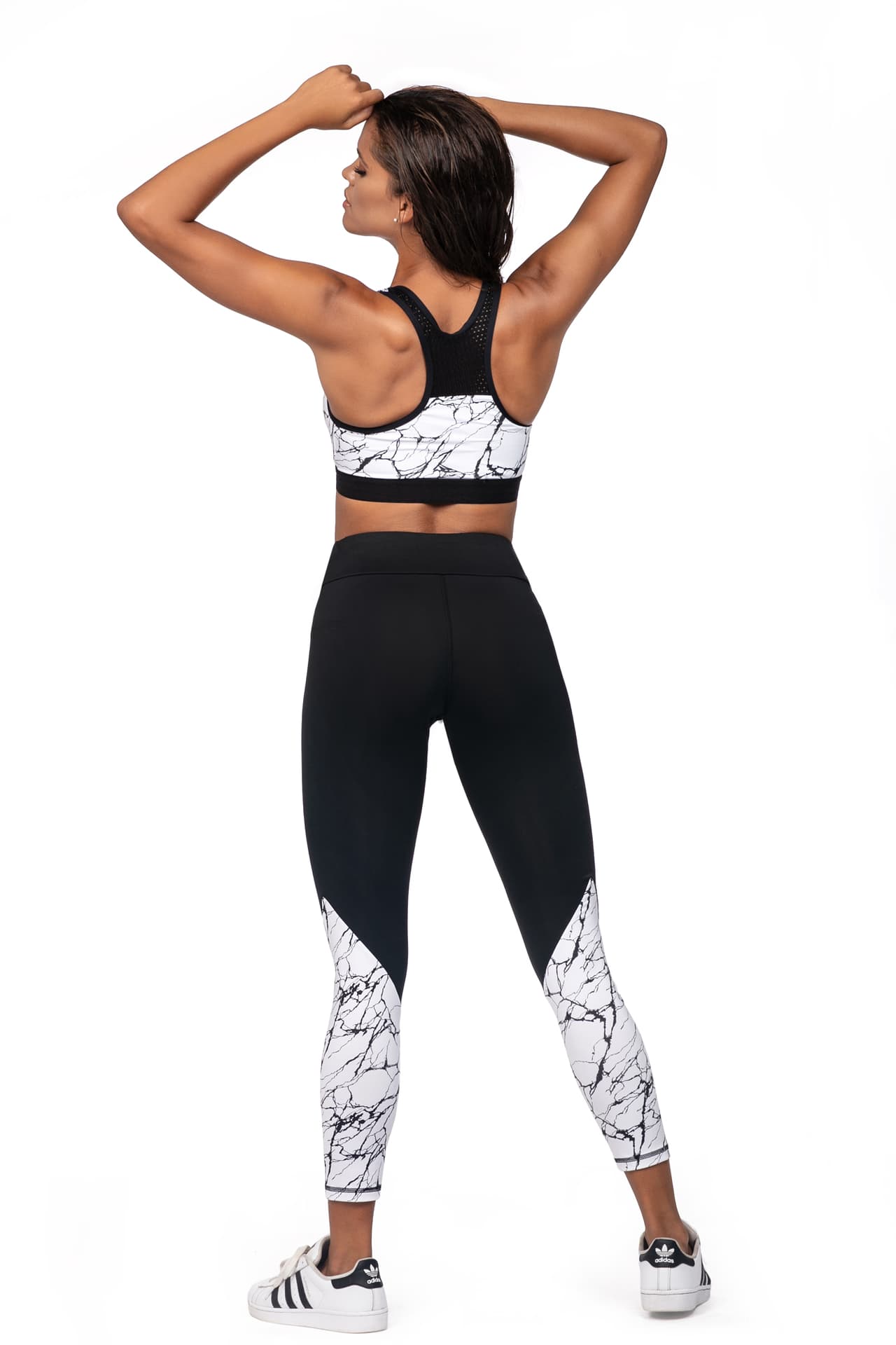 

Legginsy L9025/0 Czarno-białe (Rozmiar XL)