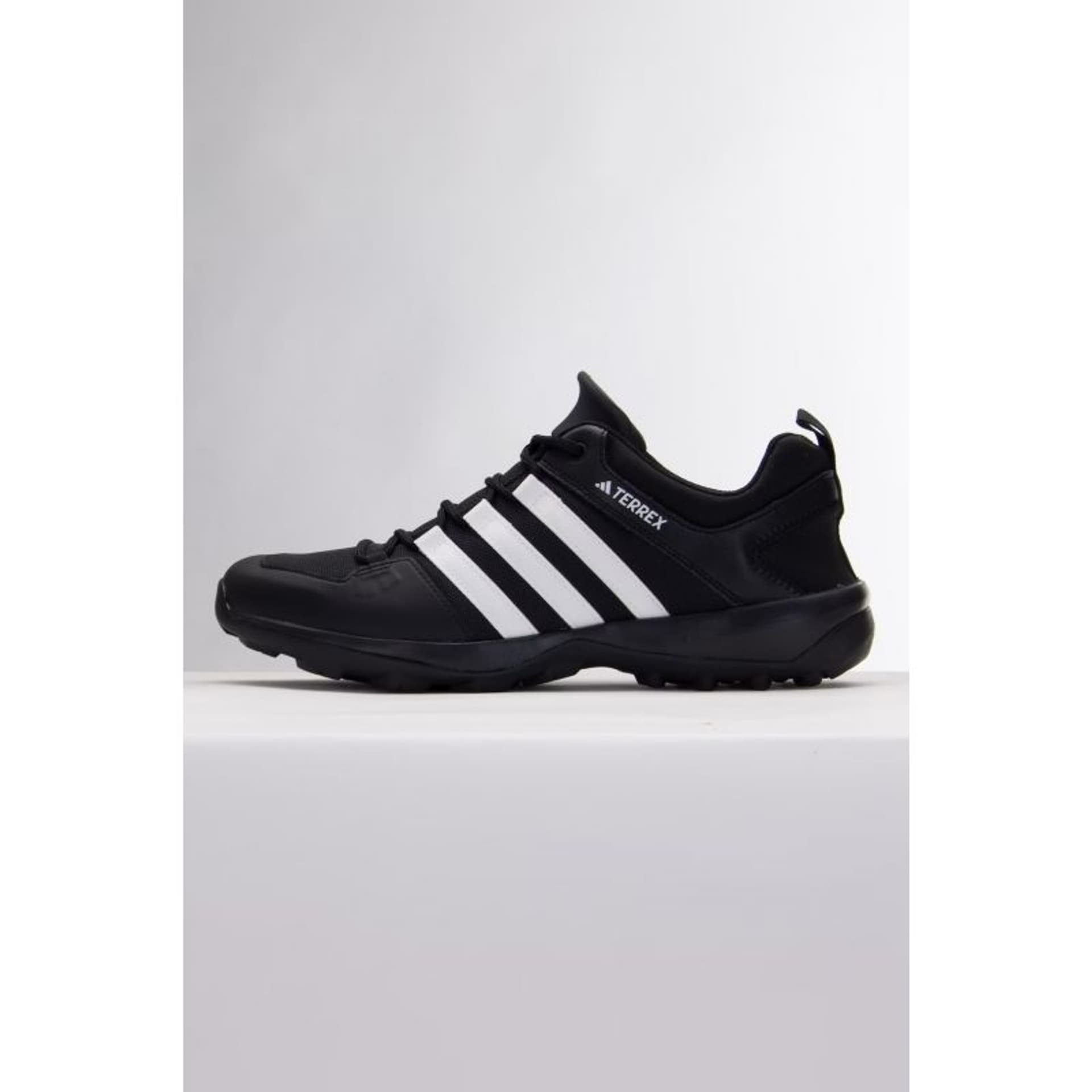 

Buty adidas Terrex Daroga Plus Canvas M (kolor Czarny, rozmiar 43 1/3)