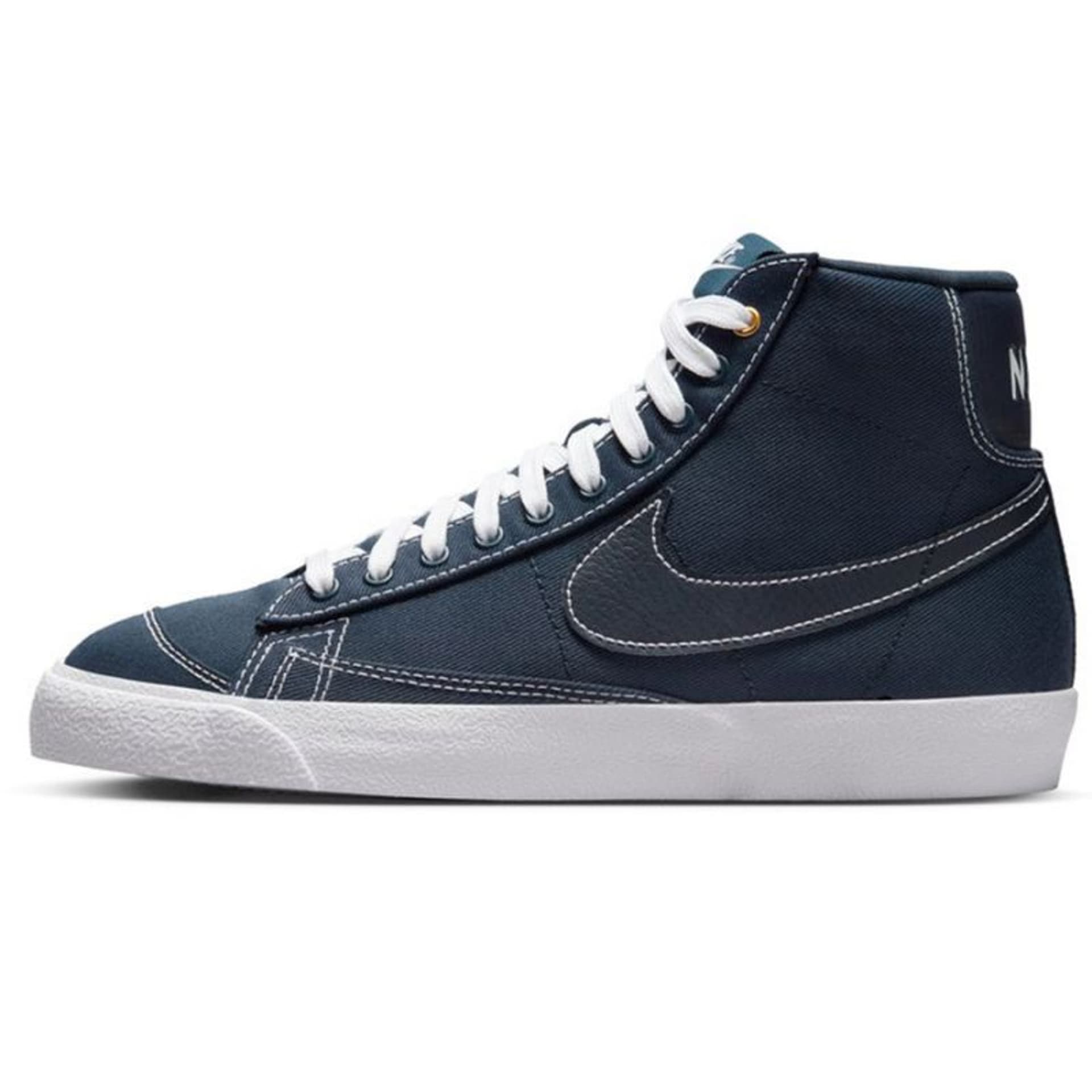 

Buty Nike Blazer Mid '77 Canvas M DX5550 (kolor Granatowy, rozmiar 40 1/2)