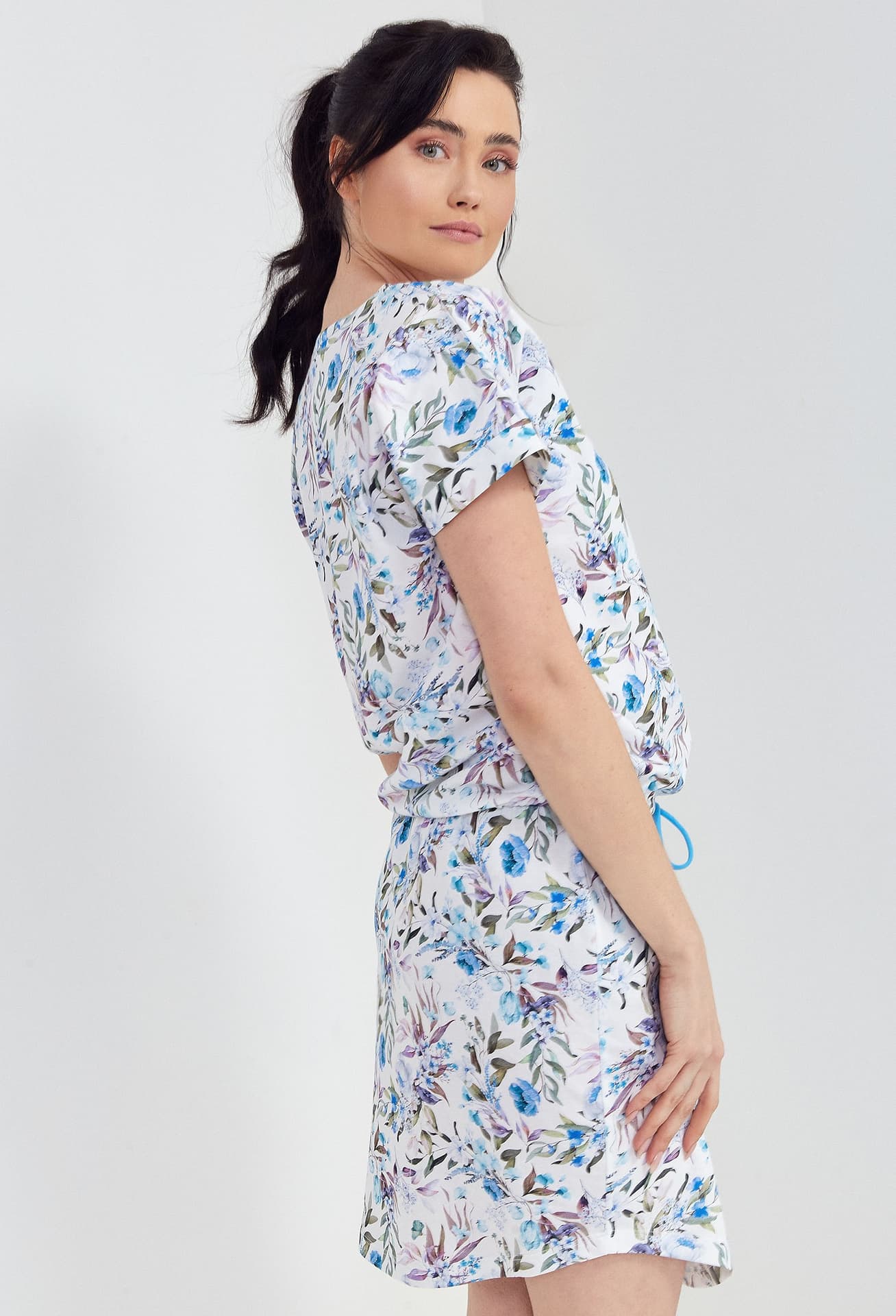 

KOSZULA DAMSKA 173 KR R.2XL (kolor kwiaty niebieskie)