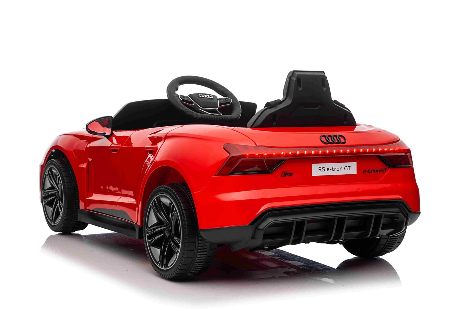 

Audi RS E-Tron GT na akumulator Czerwony + Pilot + Napęd 4x4 + Radio MP3 + LED + EVA