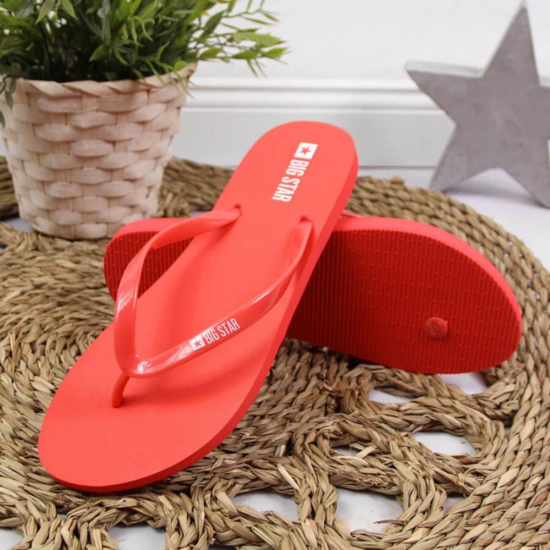 

Japonki plażowe Big Star W JJ274A384 (kolor Czerwony, rozmiar 39)