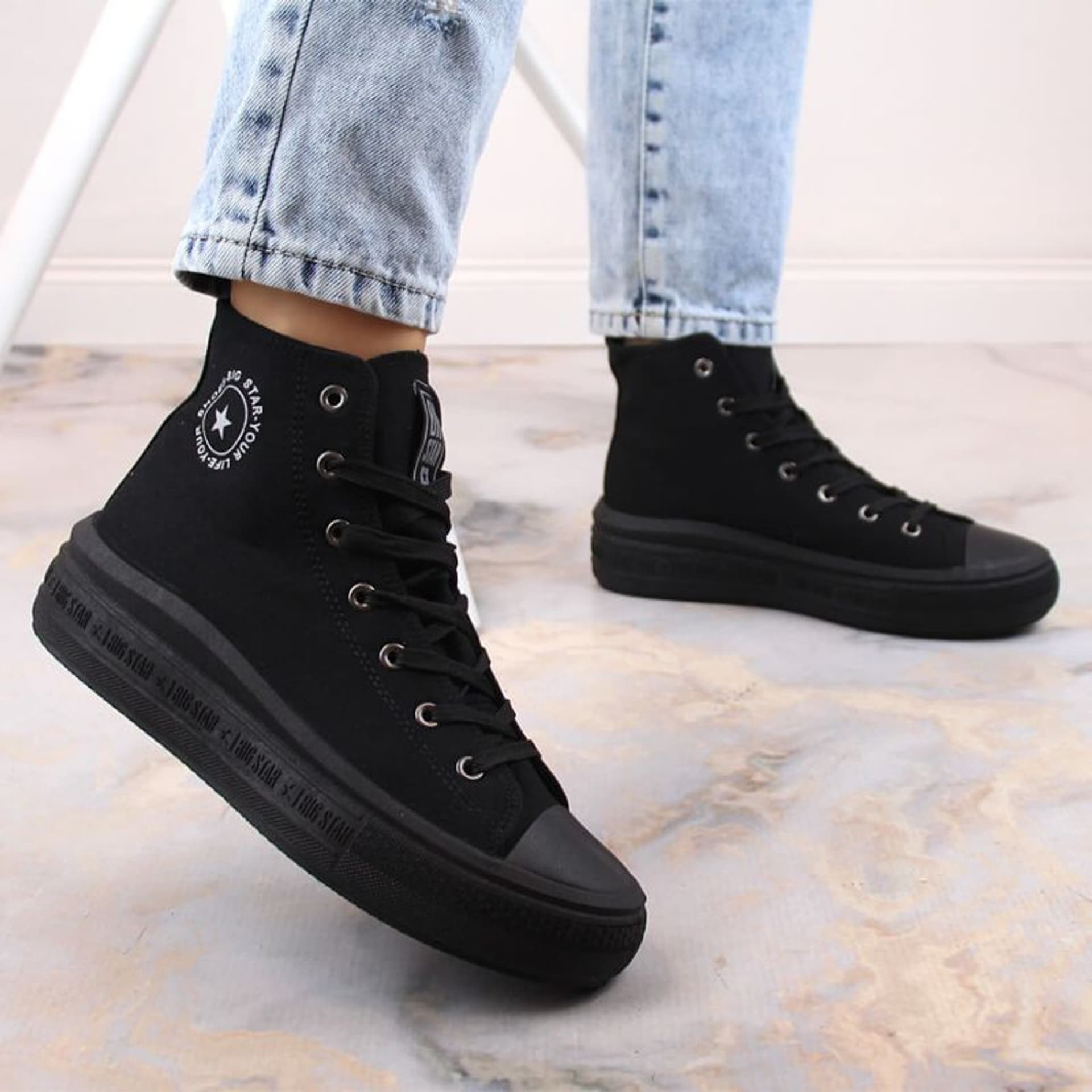 

Trampki za kostkę na platformie Big Star W INT1875 (kolor Czarny, rozmiar 39)