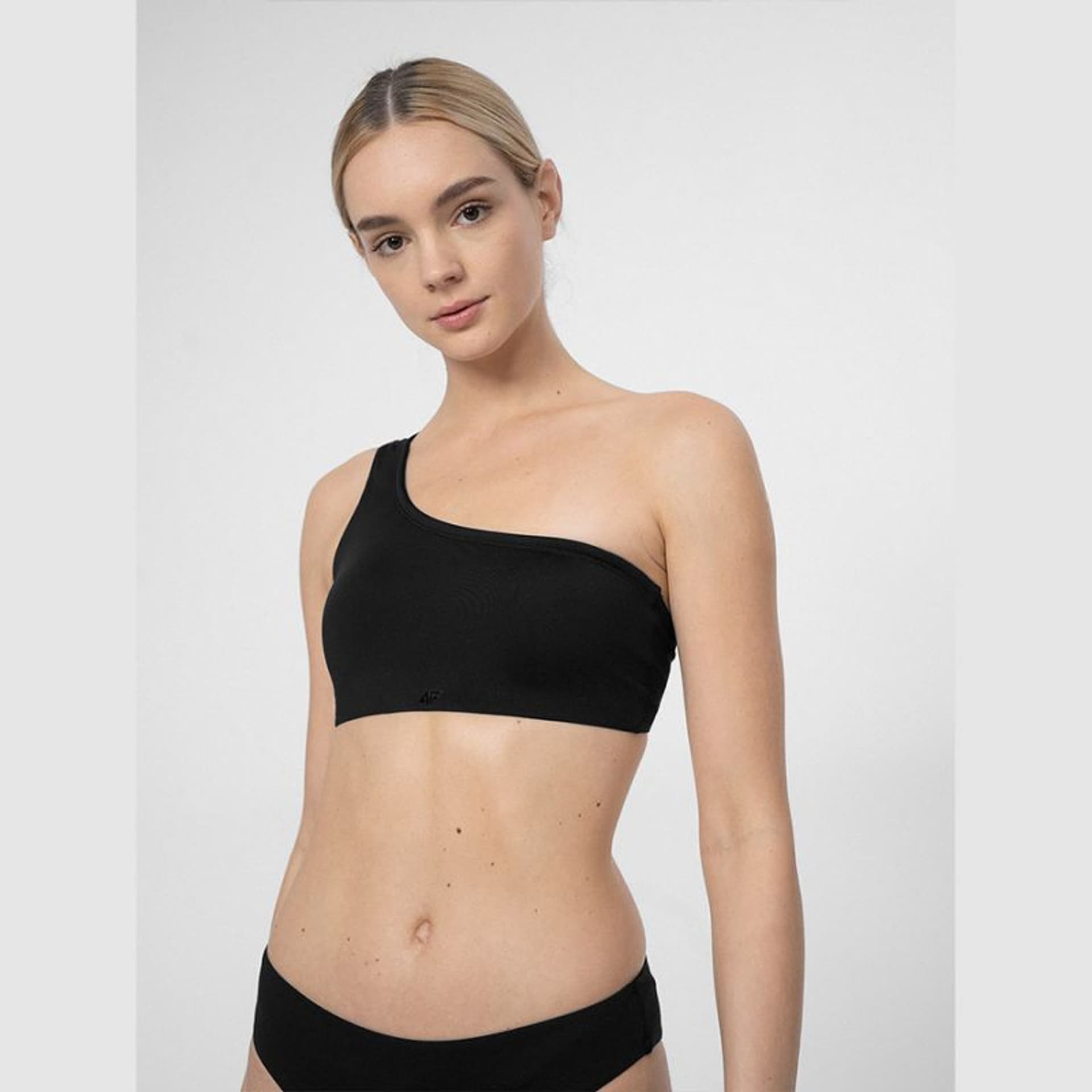 

Kostium kąpielowy 4F W 4FSS23UBKTF025/4FSS23UBKBF025 (kolor Czarny, rozmiar XL)