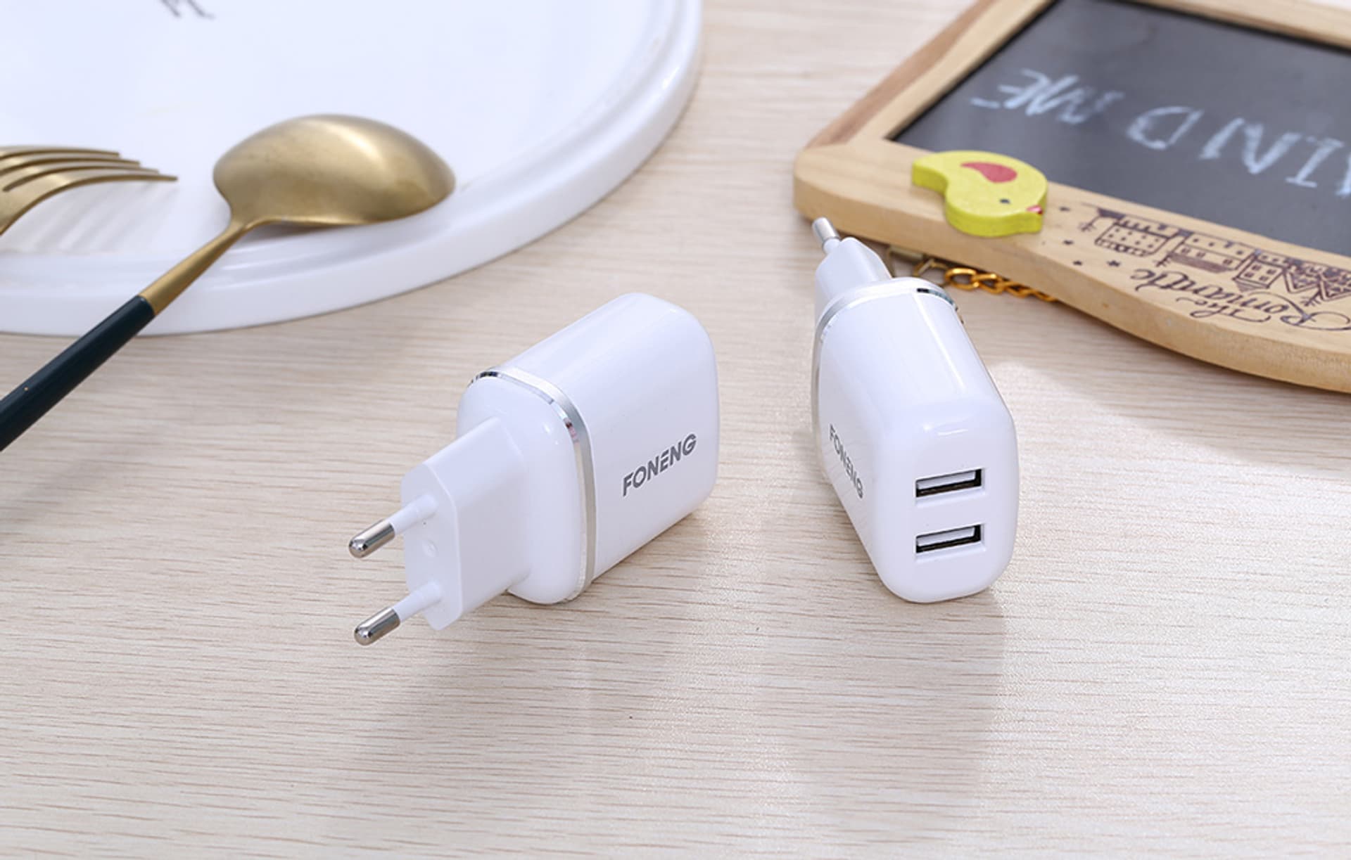 

Ładowarka sieciowa Foneng EU20, 2xUSB, 2.4A + kabel USB do USB-C