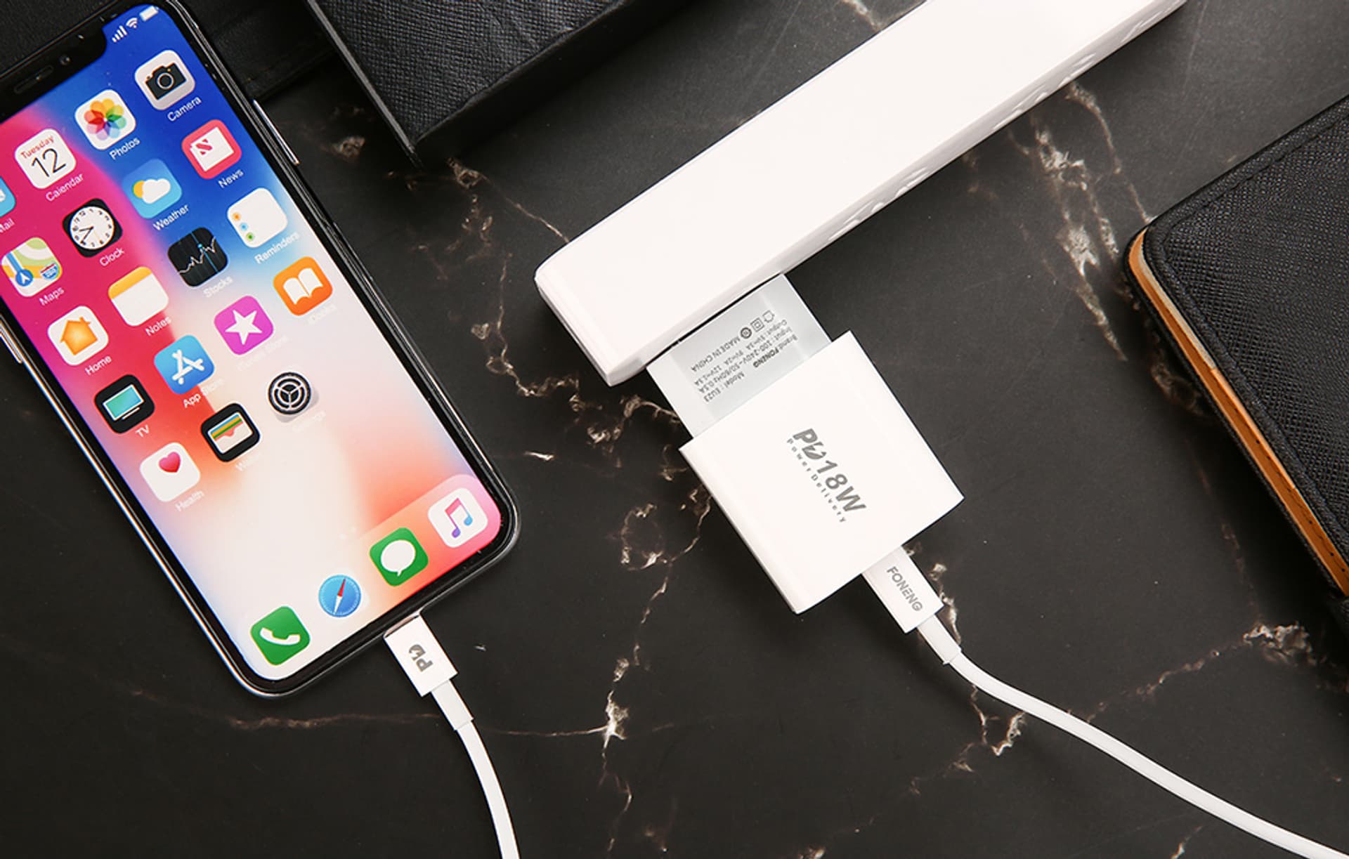 

Ładowarka sieciowa Foneng EU23, 18W, 1x USB + kabel Typ-C do Lightning