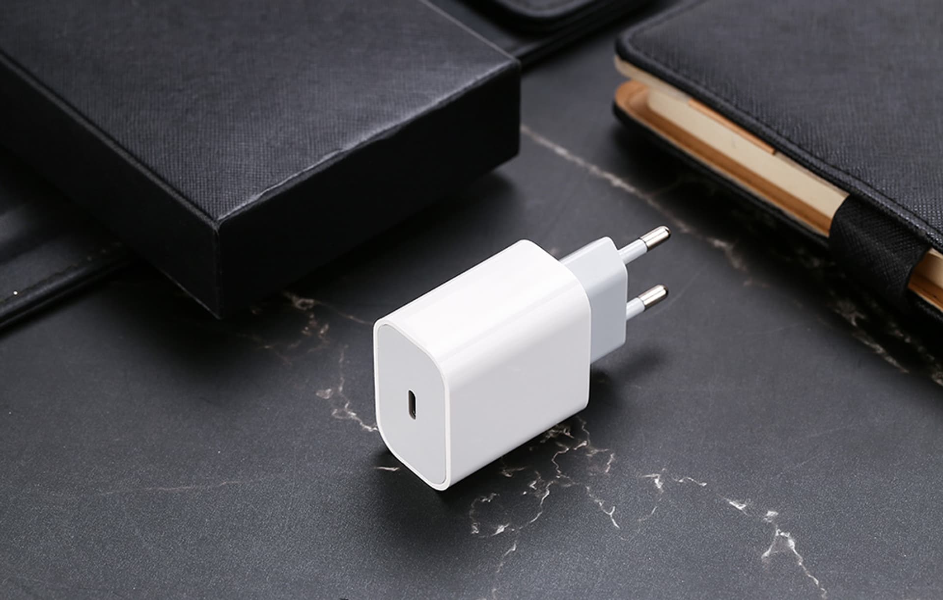 

Ładowarka sieciowa Foneng EU23, 1x USB, 18W