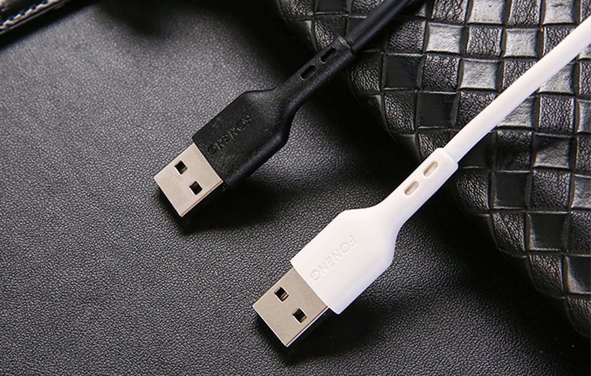 

Kabel USB do Lightning Foneng X36, 2.4A, 2m (biały)