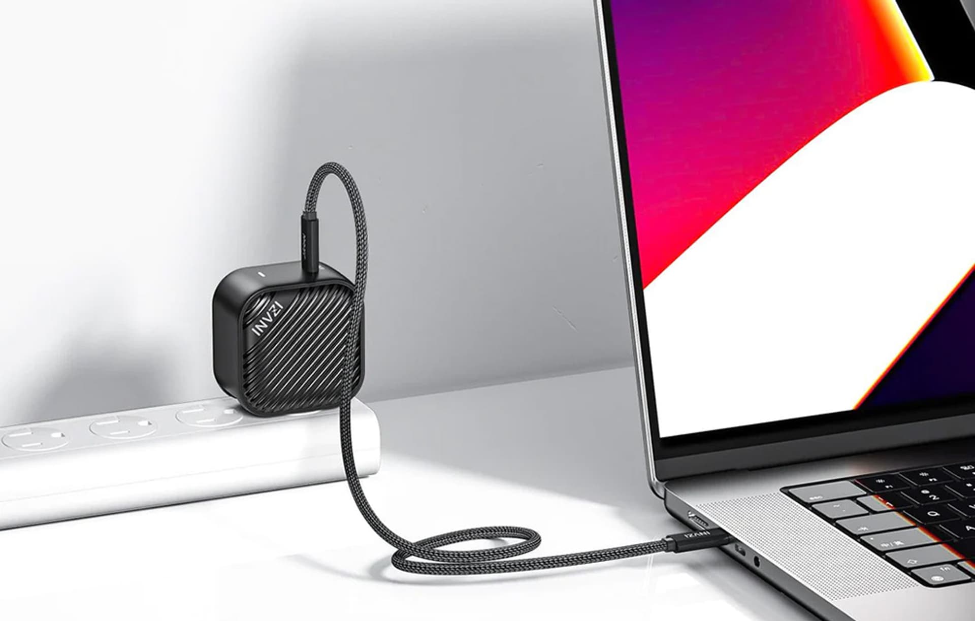 

Ładowarka sieciowa INVZI GanHub 1x USB-C, 67W, EU/UK/AU/US + kabel USB-C 1.5m (czarna)
