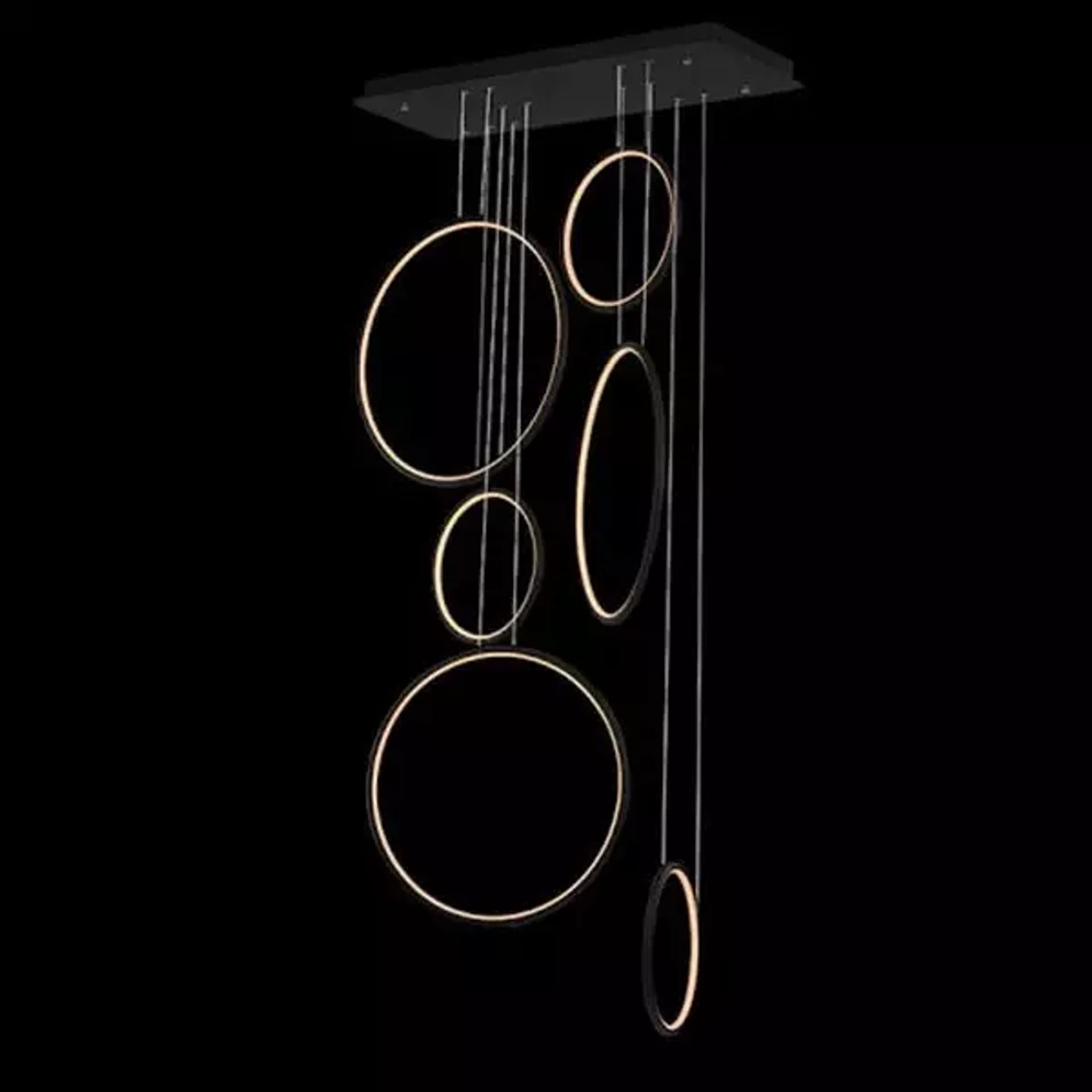 

Altavola Design: Lampa wisząca Ledowe Okręgi No. 8 czarny 90 cm in 3k ściemnialna (Barwa światła delikatnie ciepła, Kierunek padania światła do wewnątrz, Kolor Czarny, Możliwość ściemniania tak)