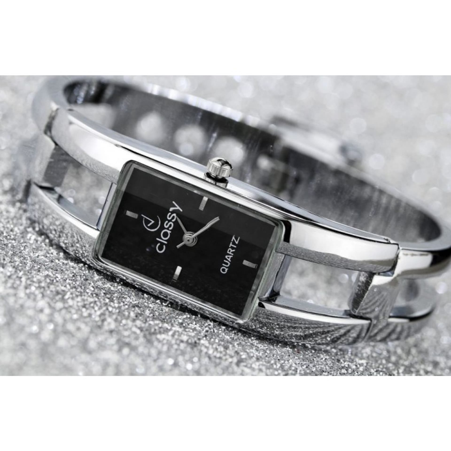 

ZEGAREK CLASSY SREBRNY NA BRANSOLECIE Z652