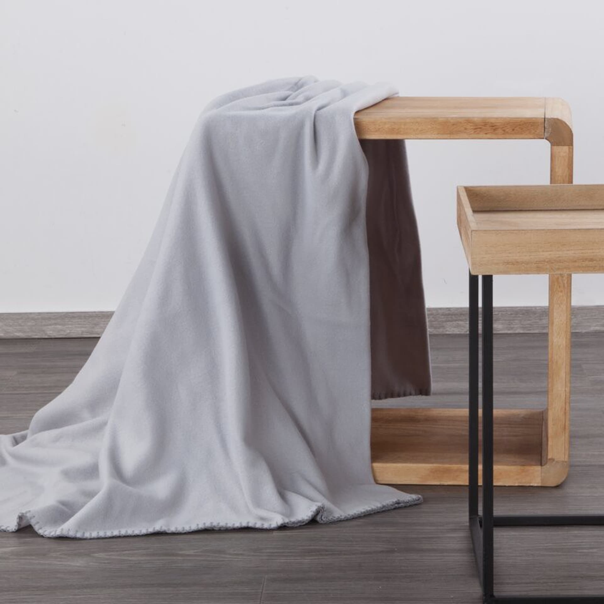 

Koc POLAR 150x200 cm polarowy srebrny