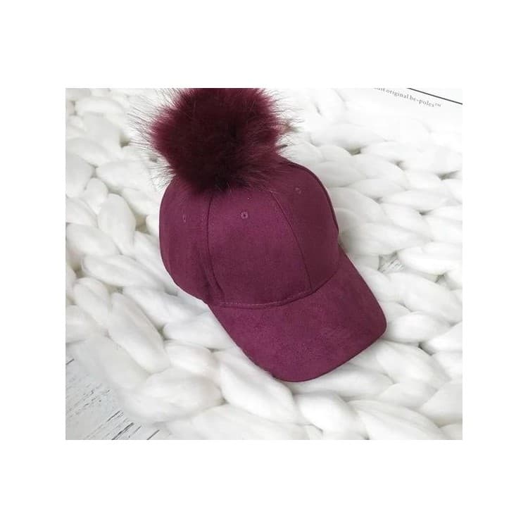 

Czapka z daszkiem velvet z pomponem Bordo CZ13BOR