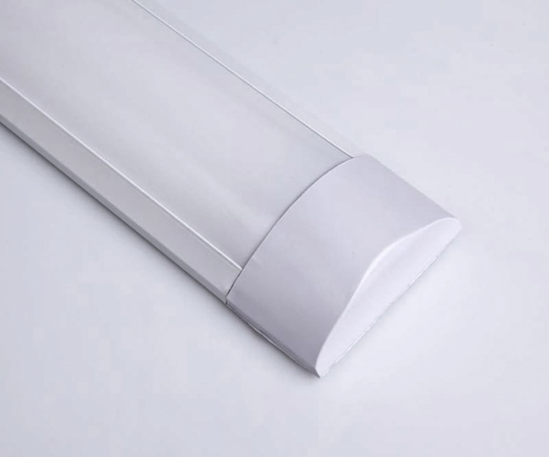 

1 szt. OPRAWA LED IRON BATTEN 60cm 18W NW NEUTRALNY B.