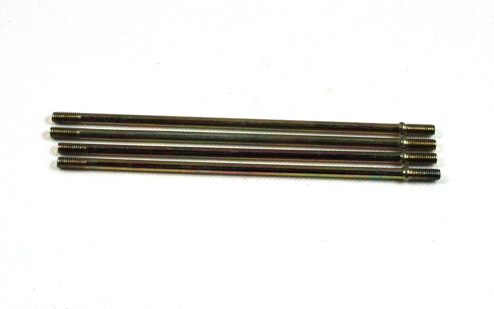 

Szpilki silnika do motoroweru 4T (komplet: 2x196mm, ,5mm