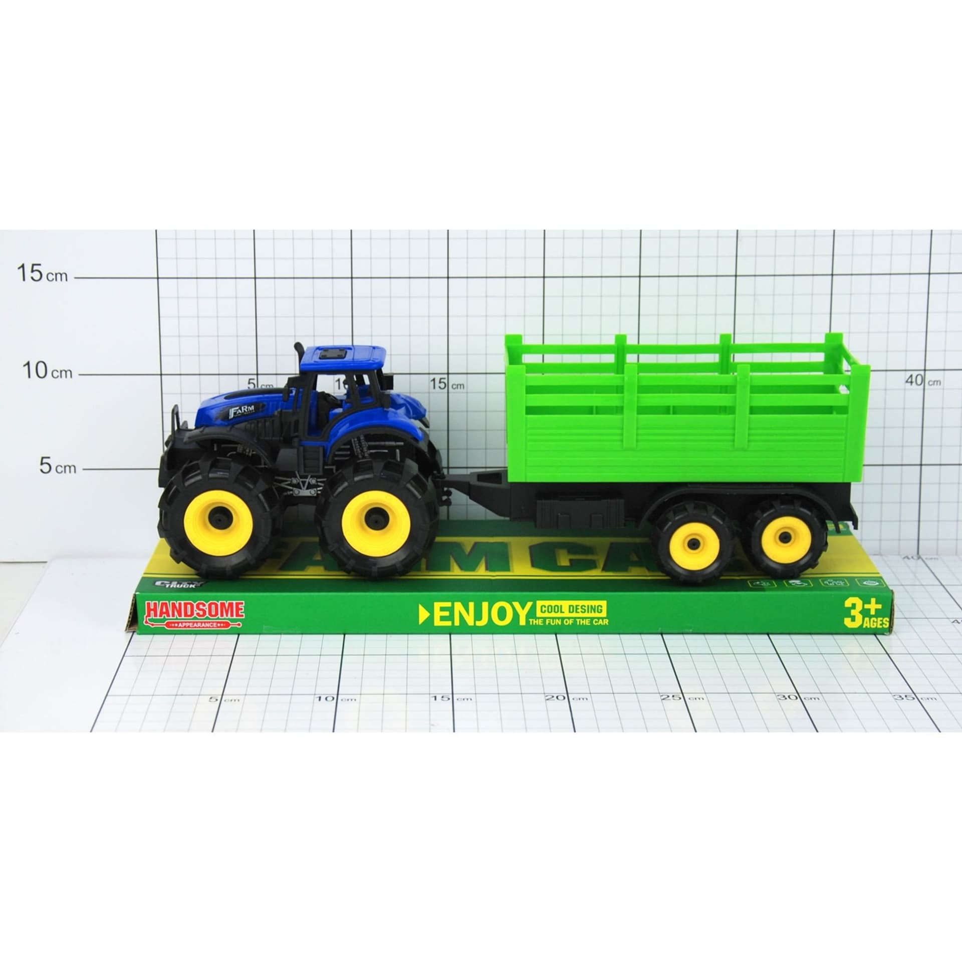 

TRAKTOR Z PRZYCZEPĄ POD KLOSZEM