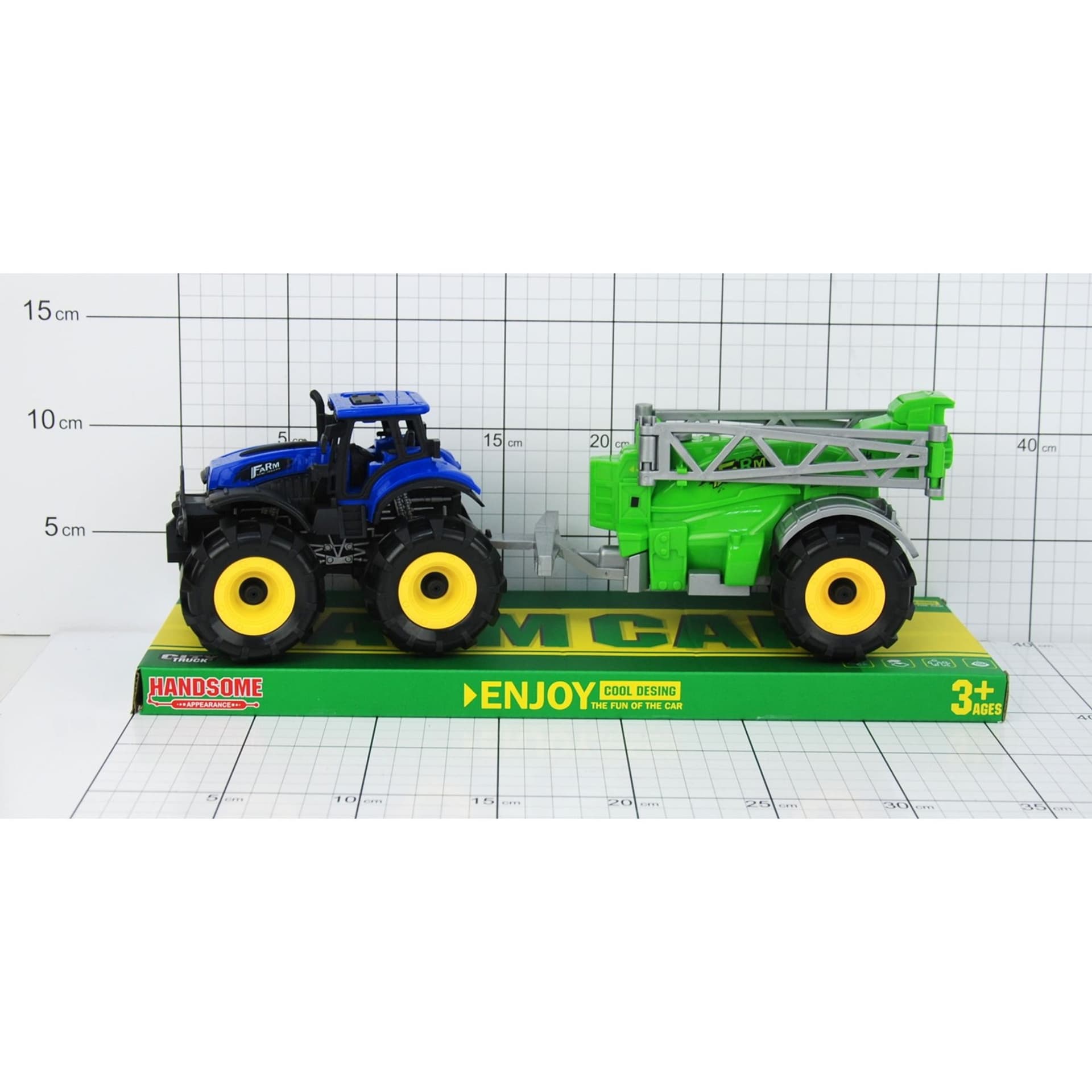

TRAKTOR Z PRZYCZEPĄ POD KLOSZEM