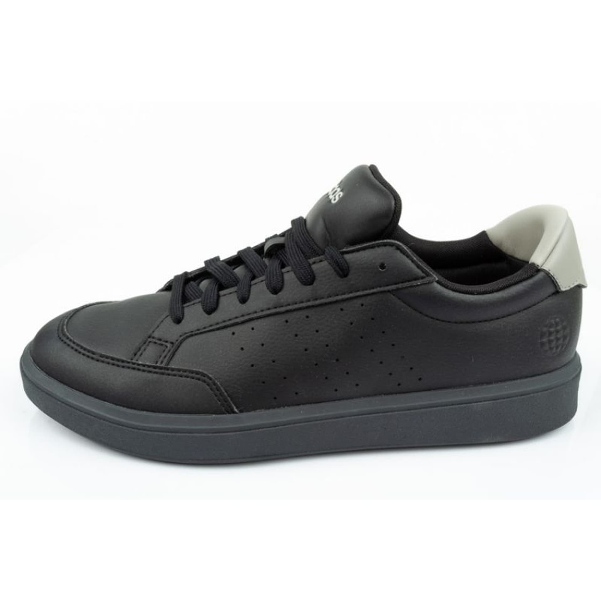 

Buty adidas Nova Court M (kolor Czarny, rozmiar 42)
