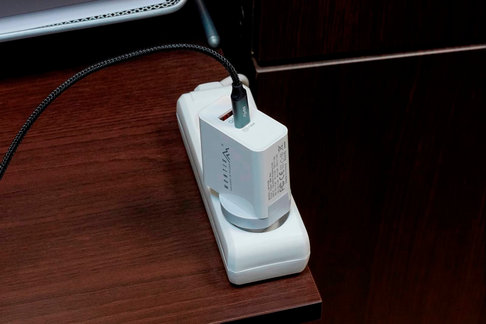 

Ładowarka sieciowa 38W USB 3.0 QC + USB-C PD MT008 Montis