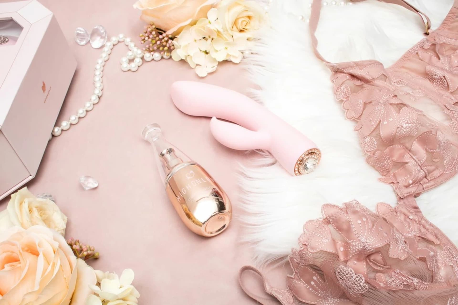 

Zestaw akcesoriów - HighOnLove Objects of Pleasure Gift Set