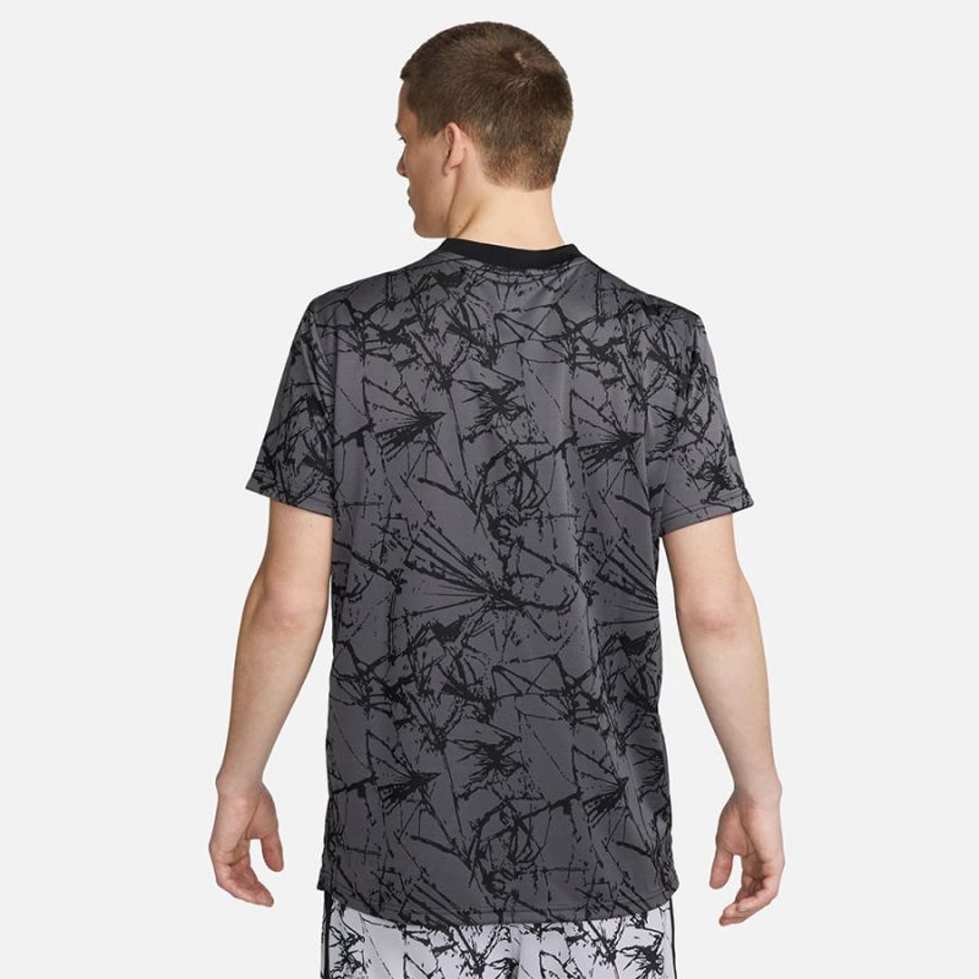 

Koszulka Nike F.C. JSY SS M DV9769 (kolor Grafitowy, rozmiar L)